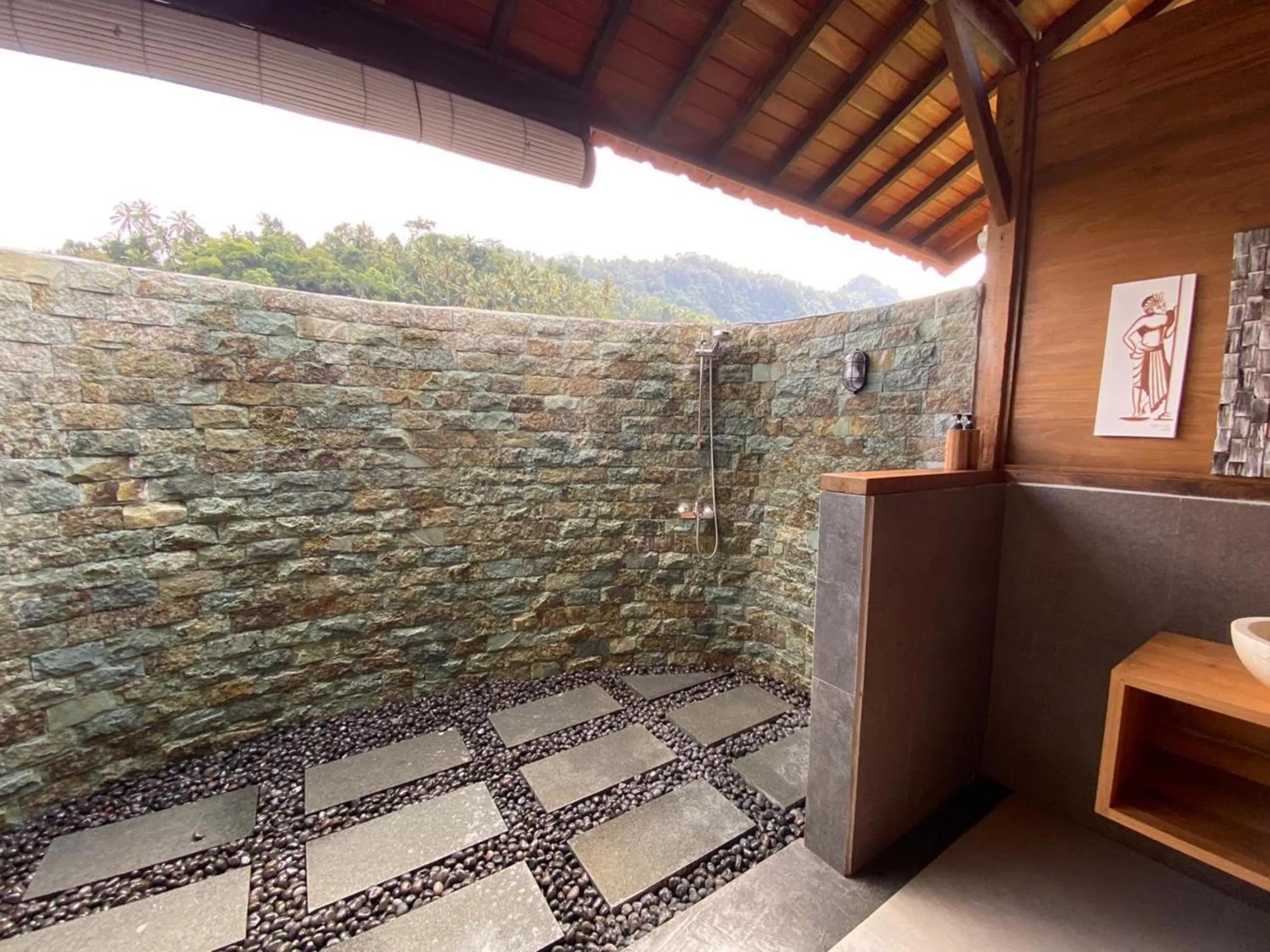 Bathroom in Kubu Sakian Villa and Restaurant Sidemen