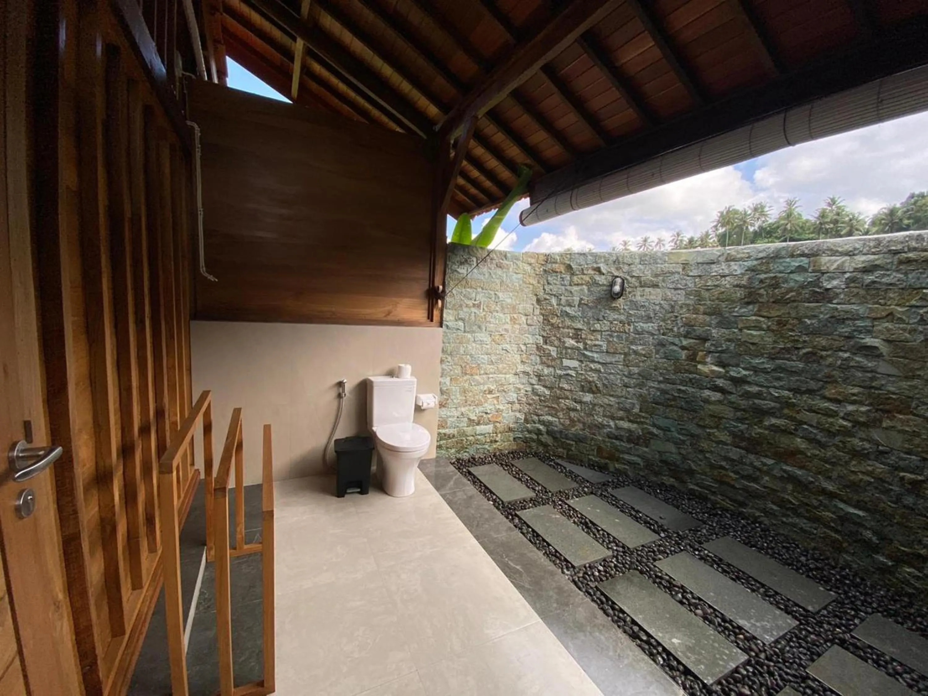 Bathroom in Kubu Sakian Villa and Restaurant Sidemen