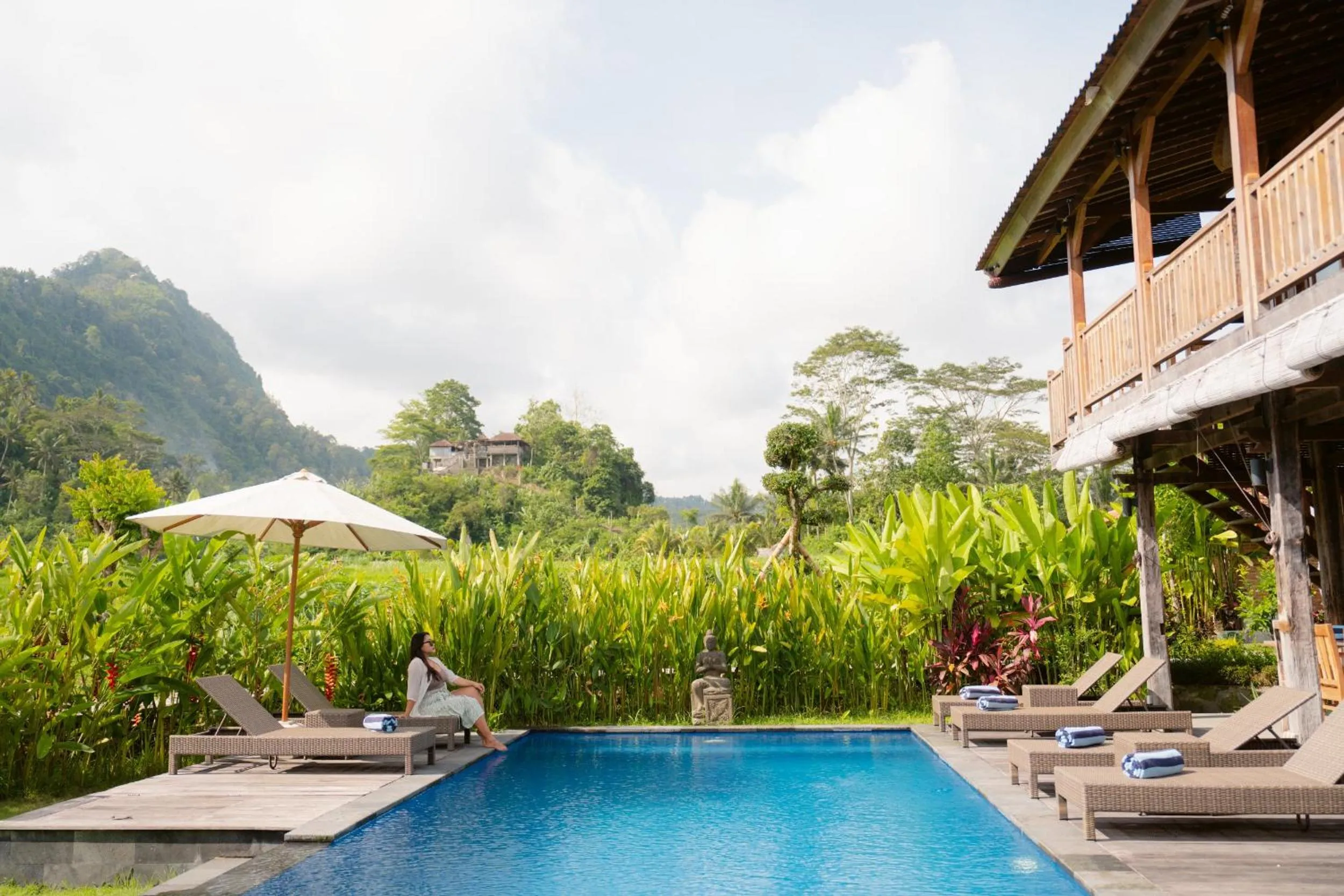 Pool view in Kubu Sakian Villa and Restaurant Sidemen