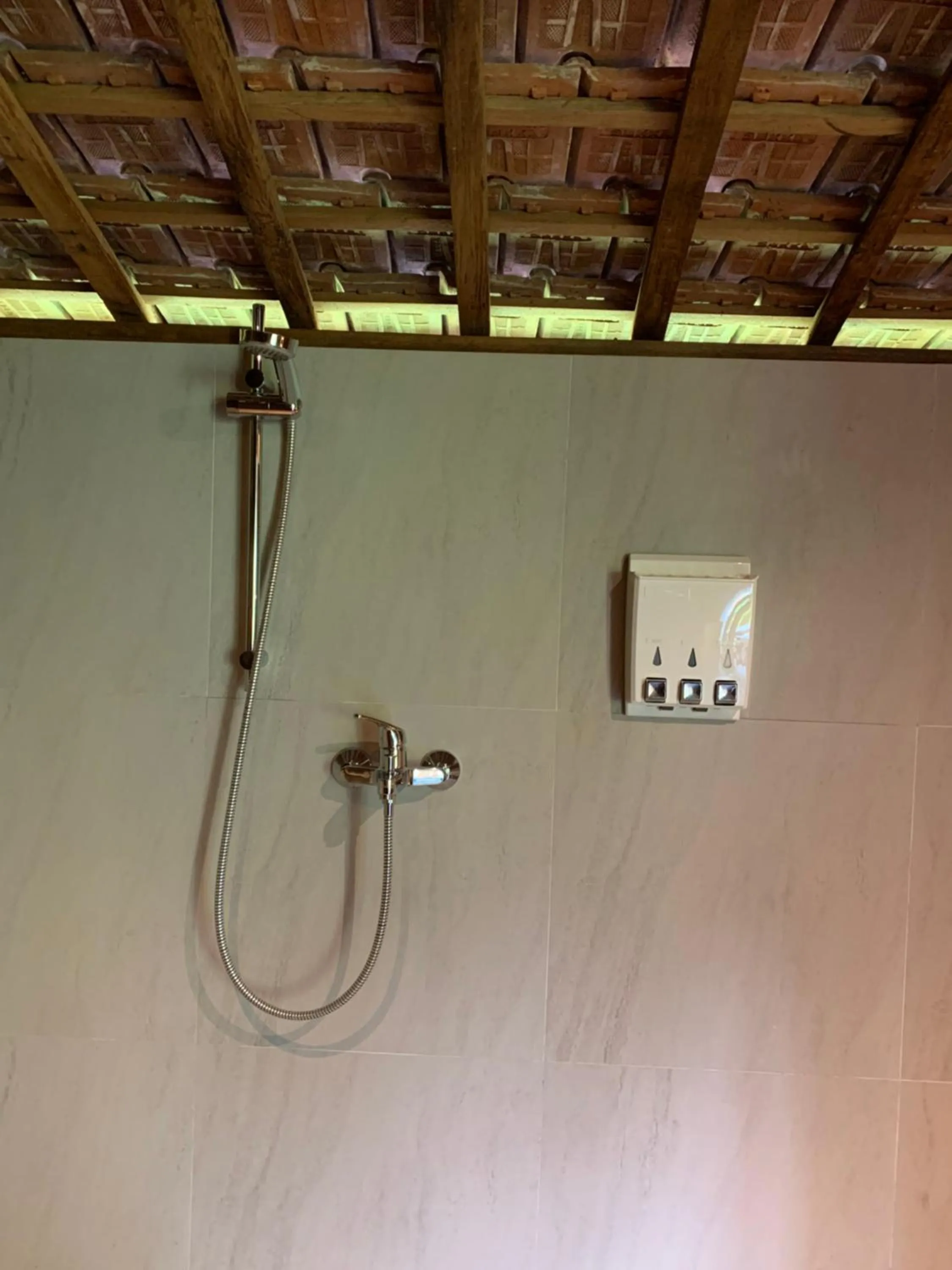 Bathroom in Kubu Sakian Villa and Restaurant Sidemen