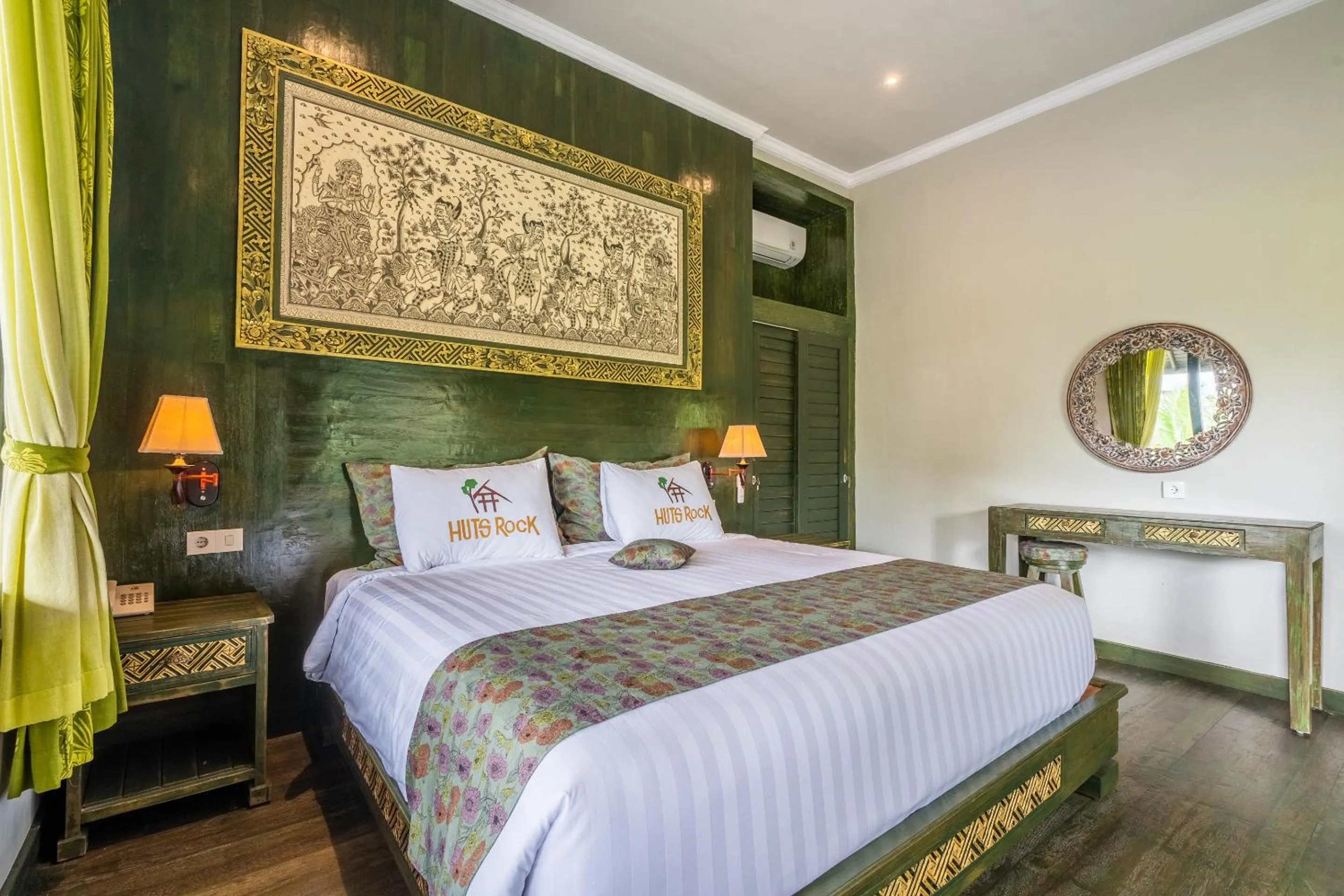 Bed in Huts Rock Ubud