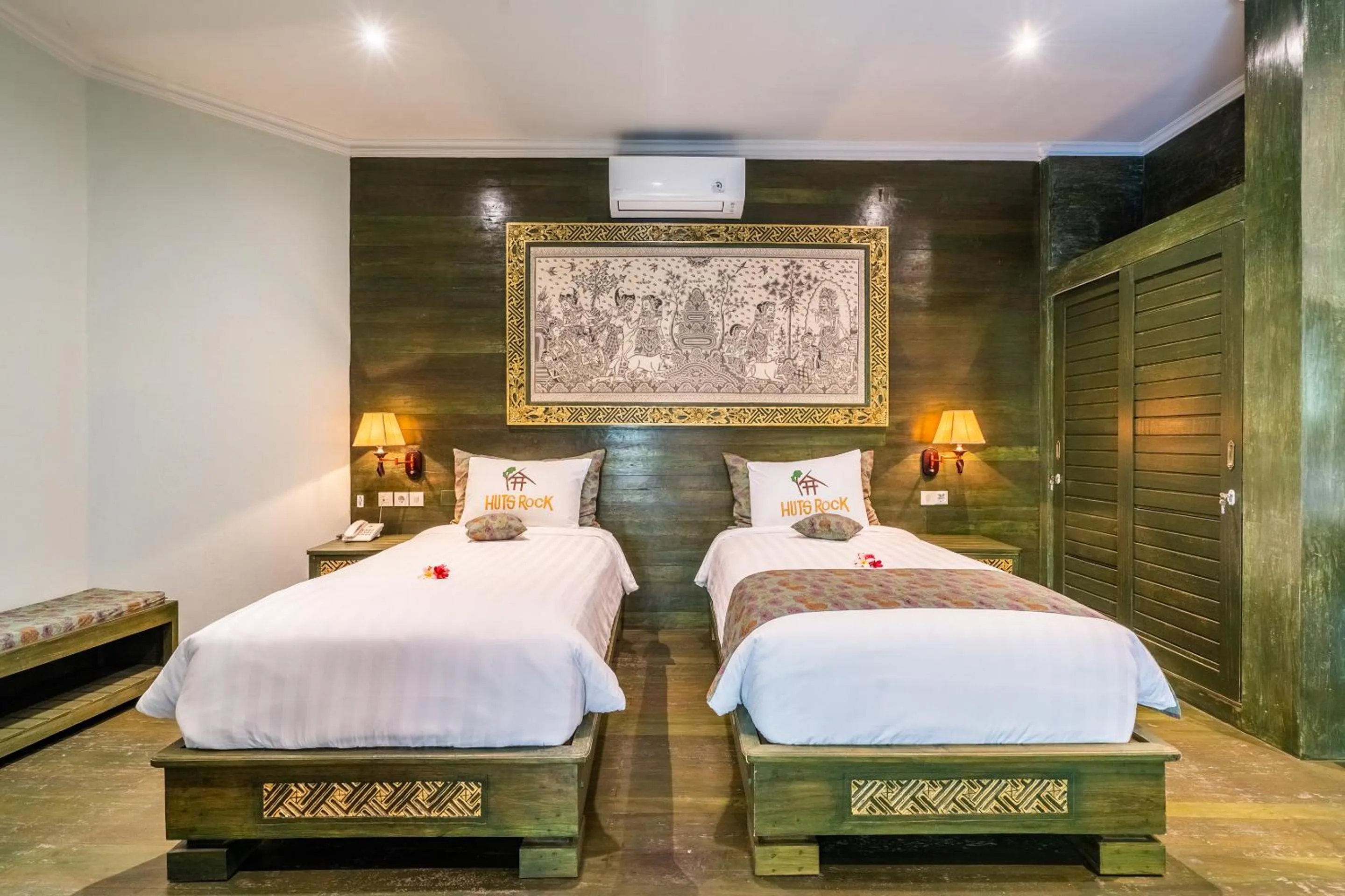 Bed in Huts Rock Ubud