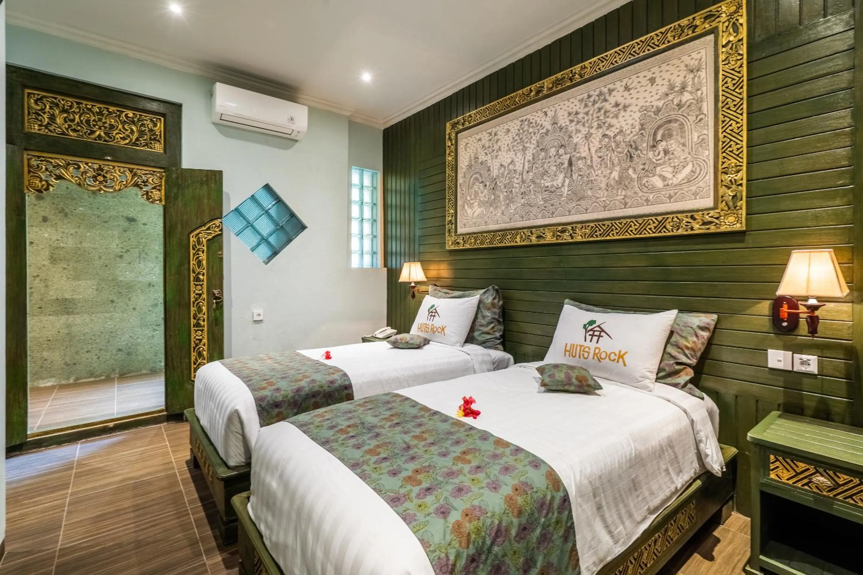 Bed in Huts Rock Ubud