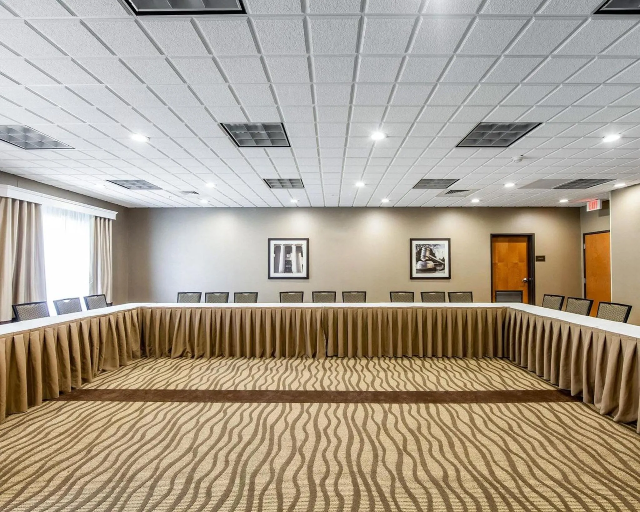 Area and facilities in Comfort Suites Marietta-Parkersburg