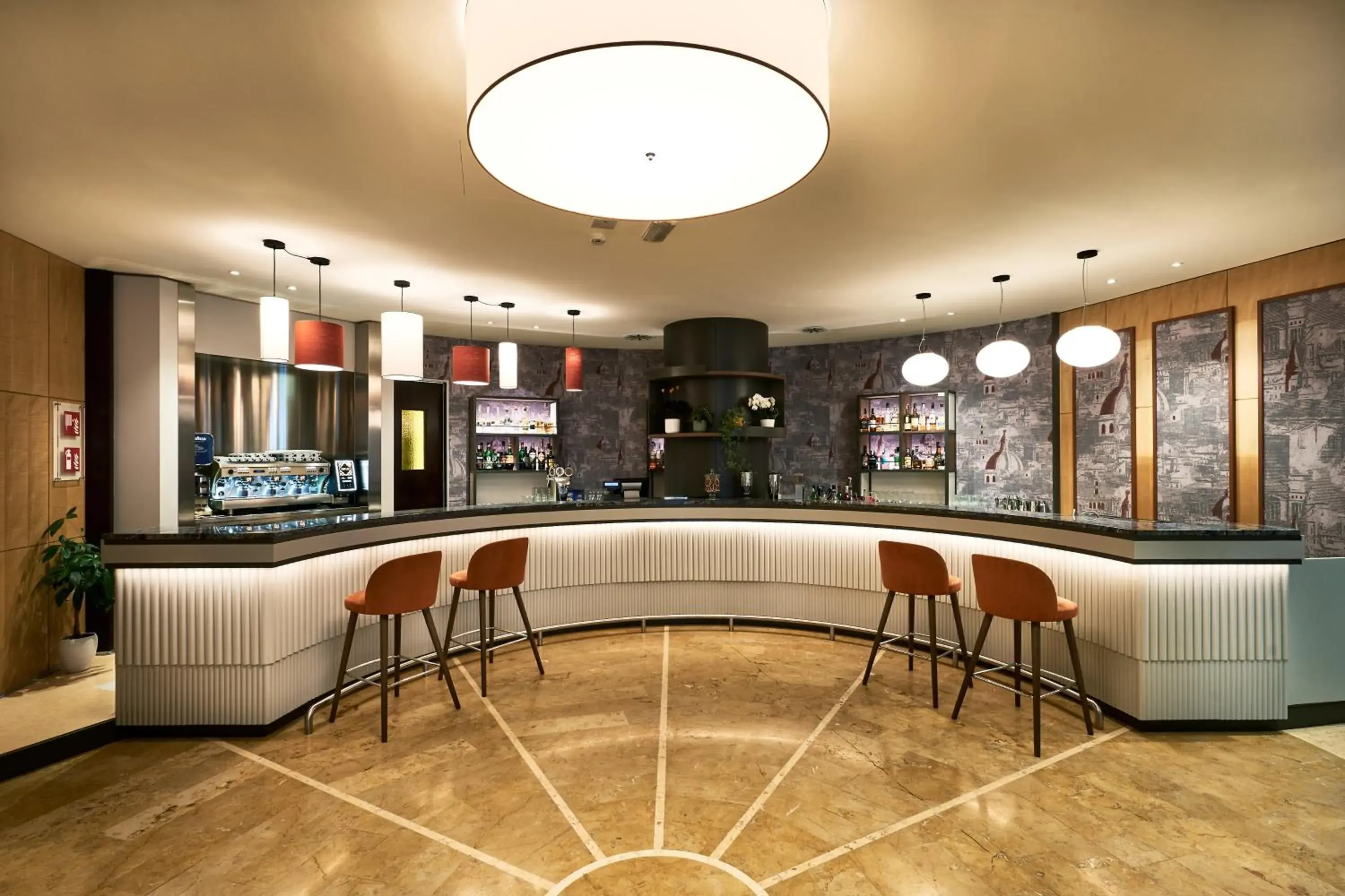Lounge or bar in Crowne Plaza Padova by IHG Lounge or bar in Crowne Plaza Padova by IHG