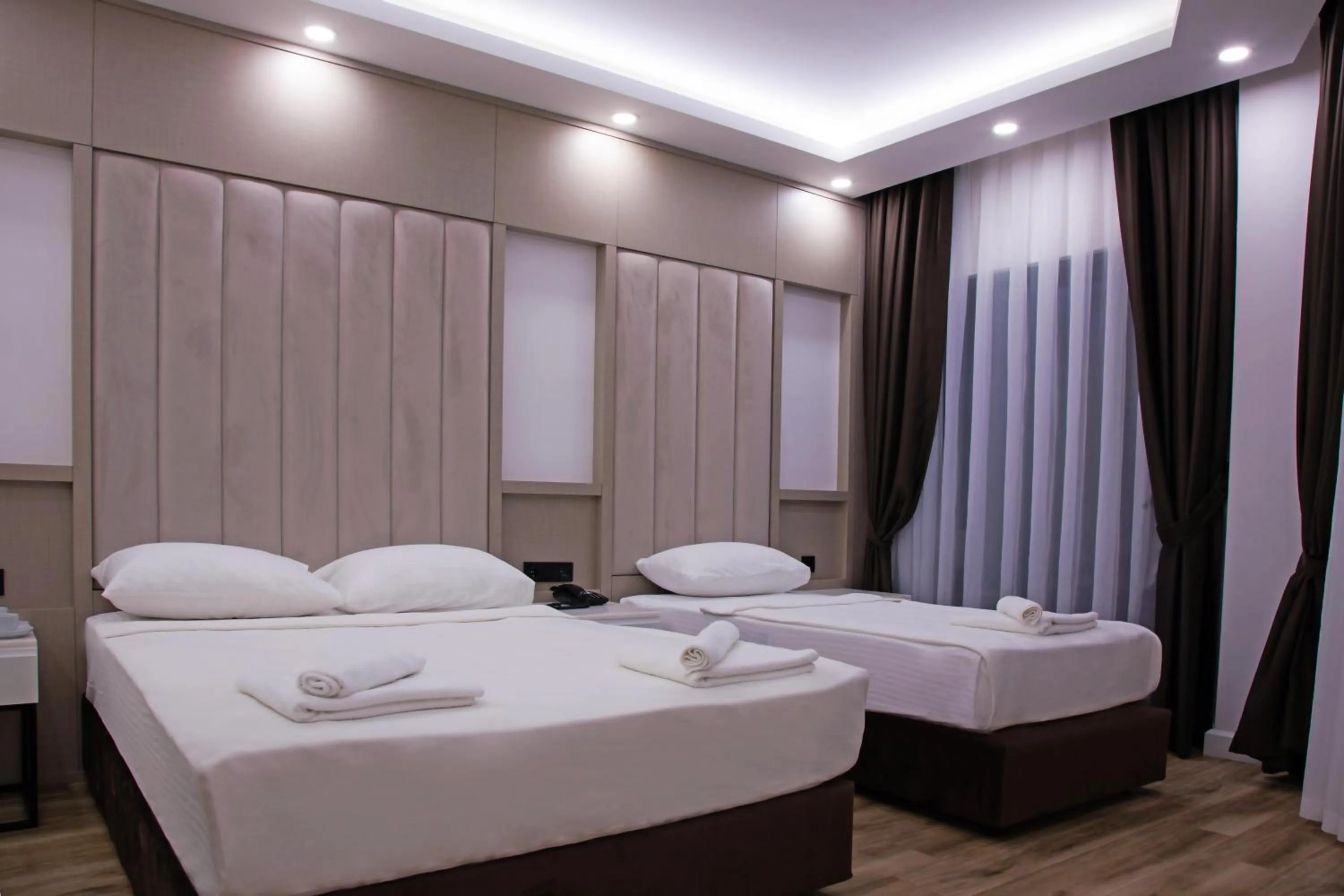 Bed in Edem Flower Hotel