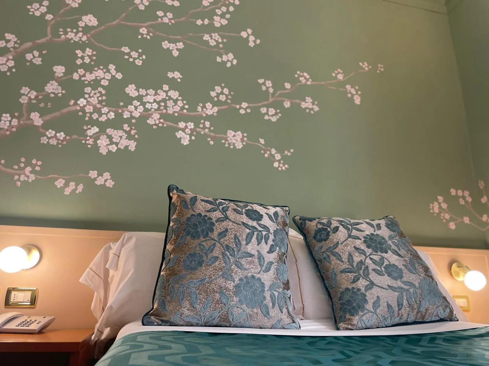 Bed in Hotel Maxim Axial