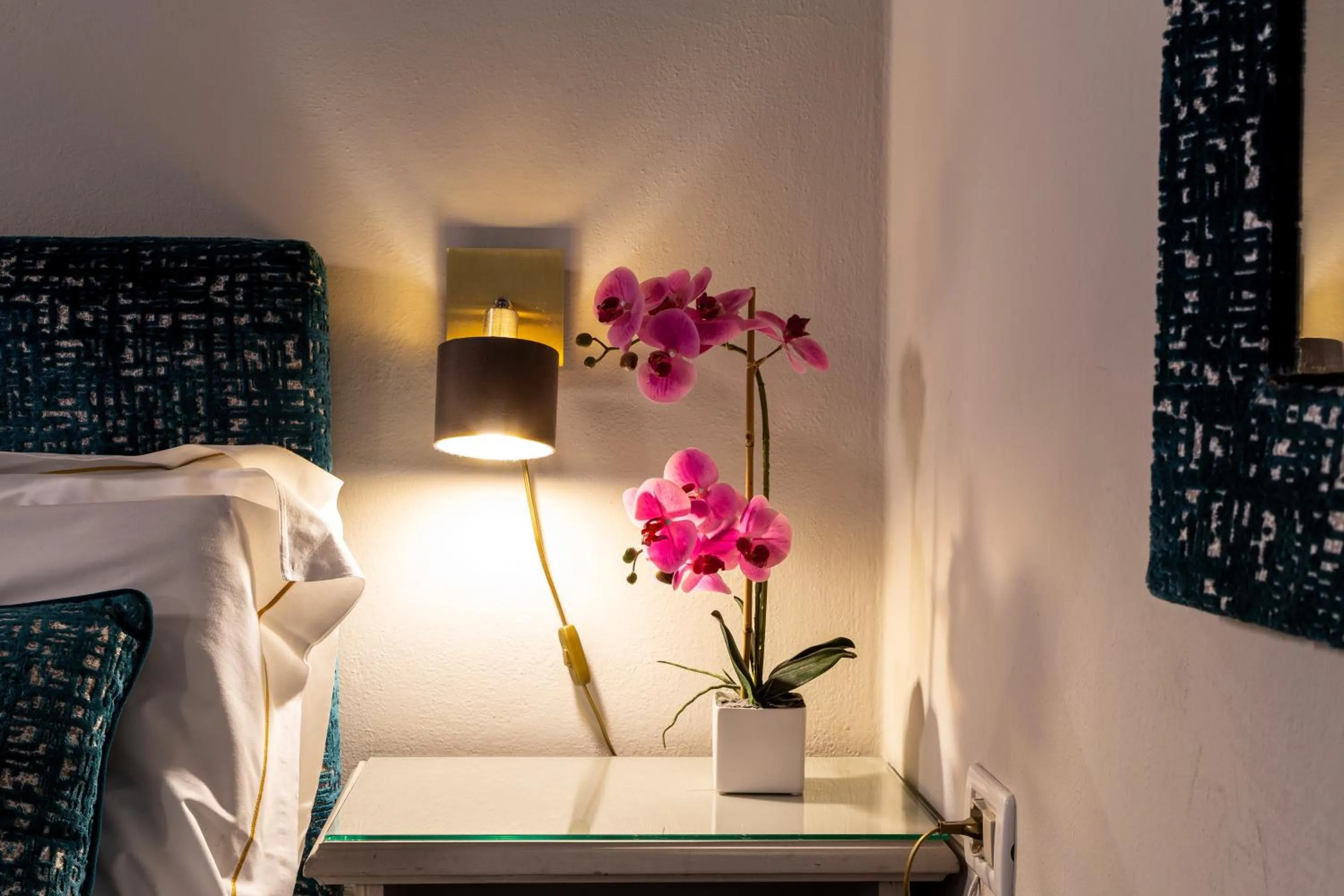 Decorative detail, Bed in Hotel Maxim Axial