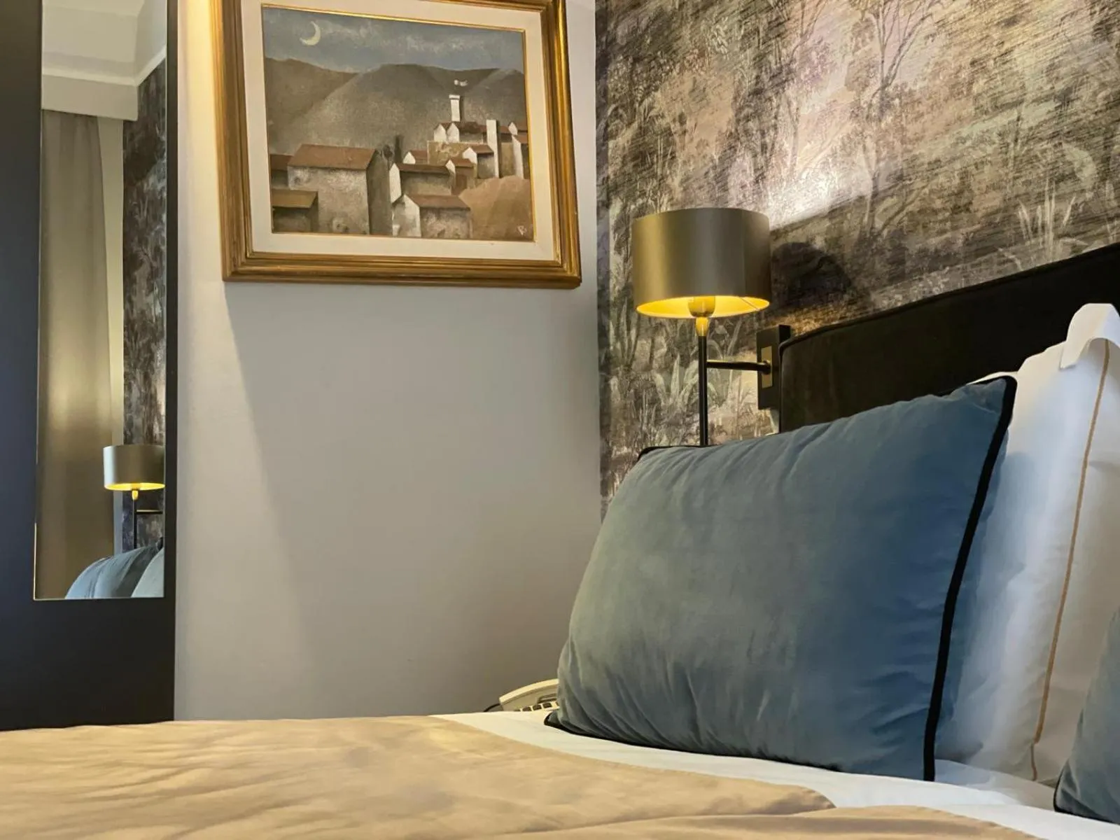 Bed in Hotel Maxim Axial