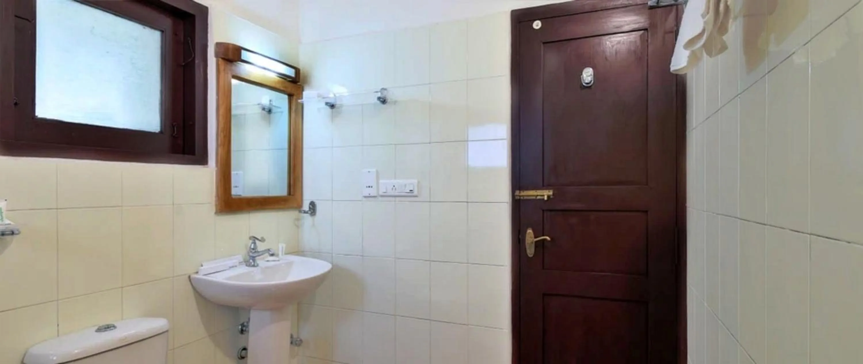 Toilet in Adrak Summer Sand Hill Resort Vagamon