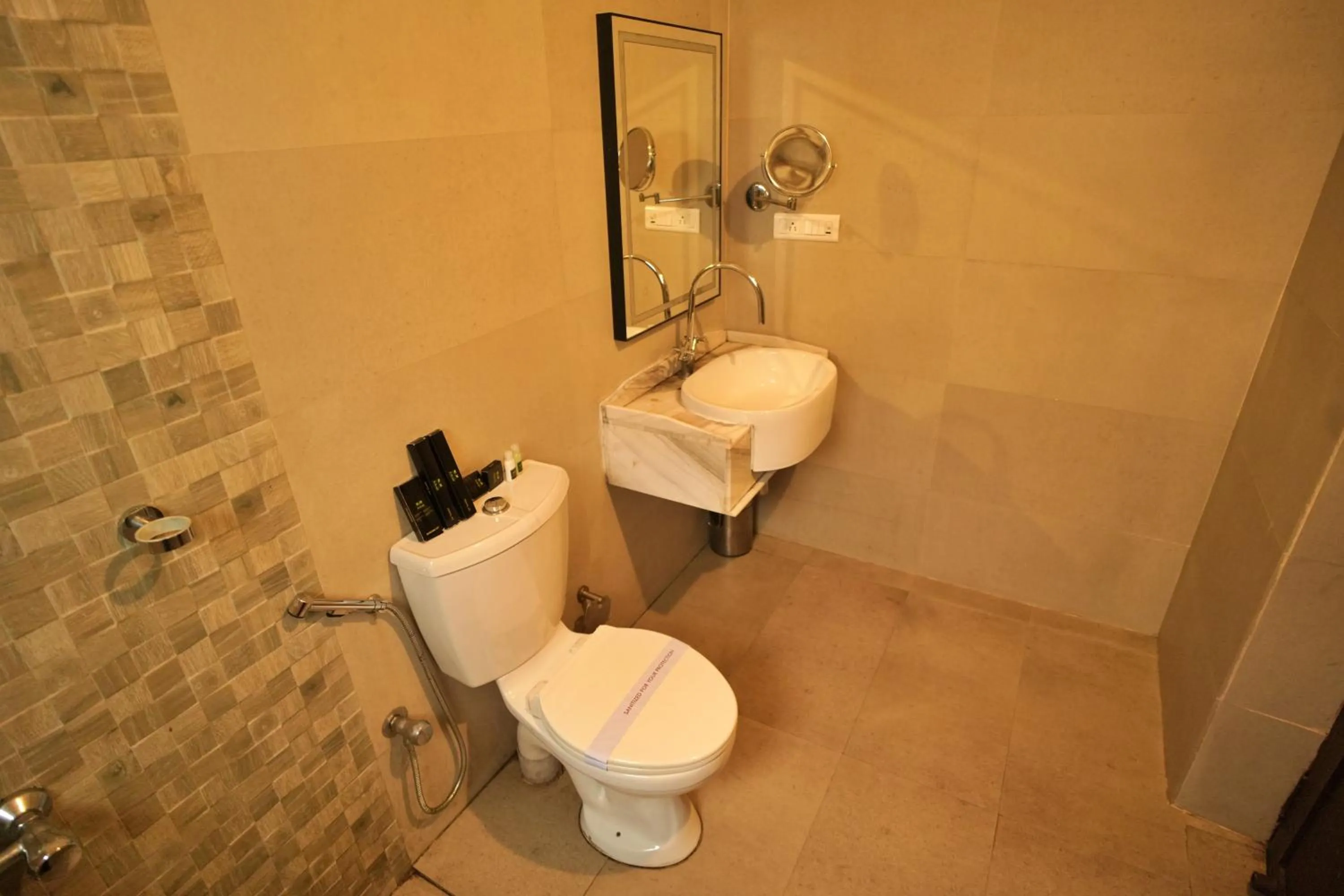 Toilet in Adrak Summer Sand Hill Resort Vagamon