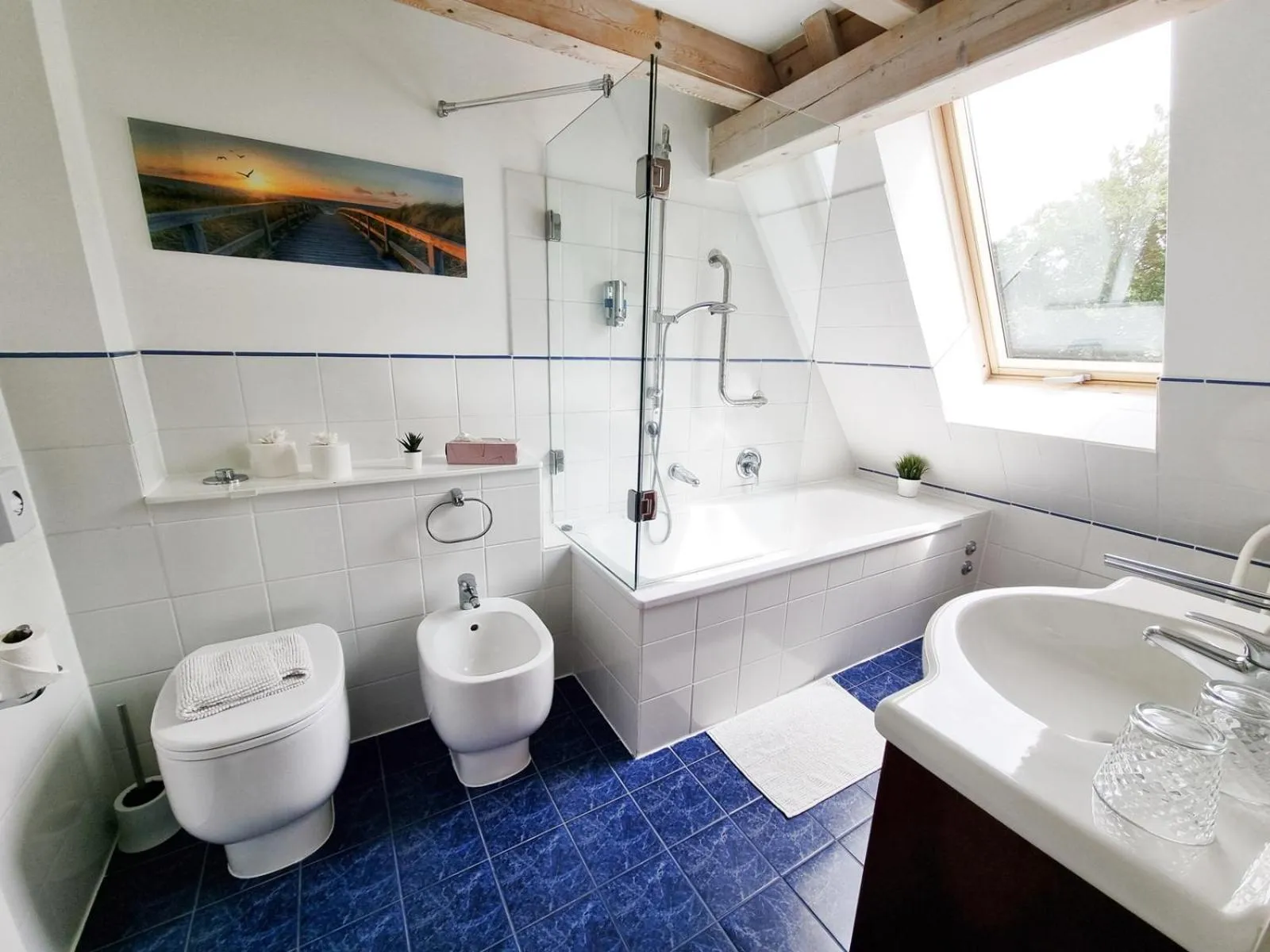 Toilet in Strandhotel Lindequist