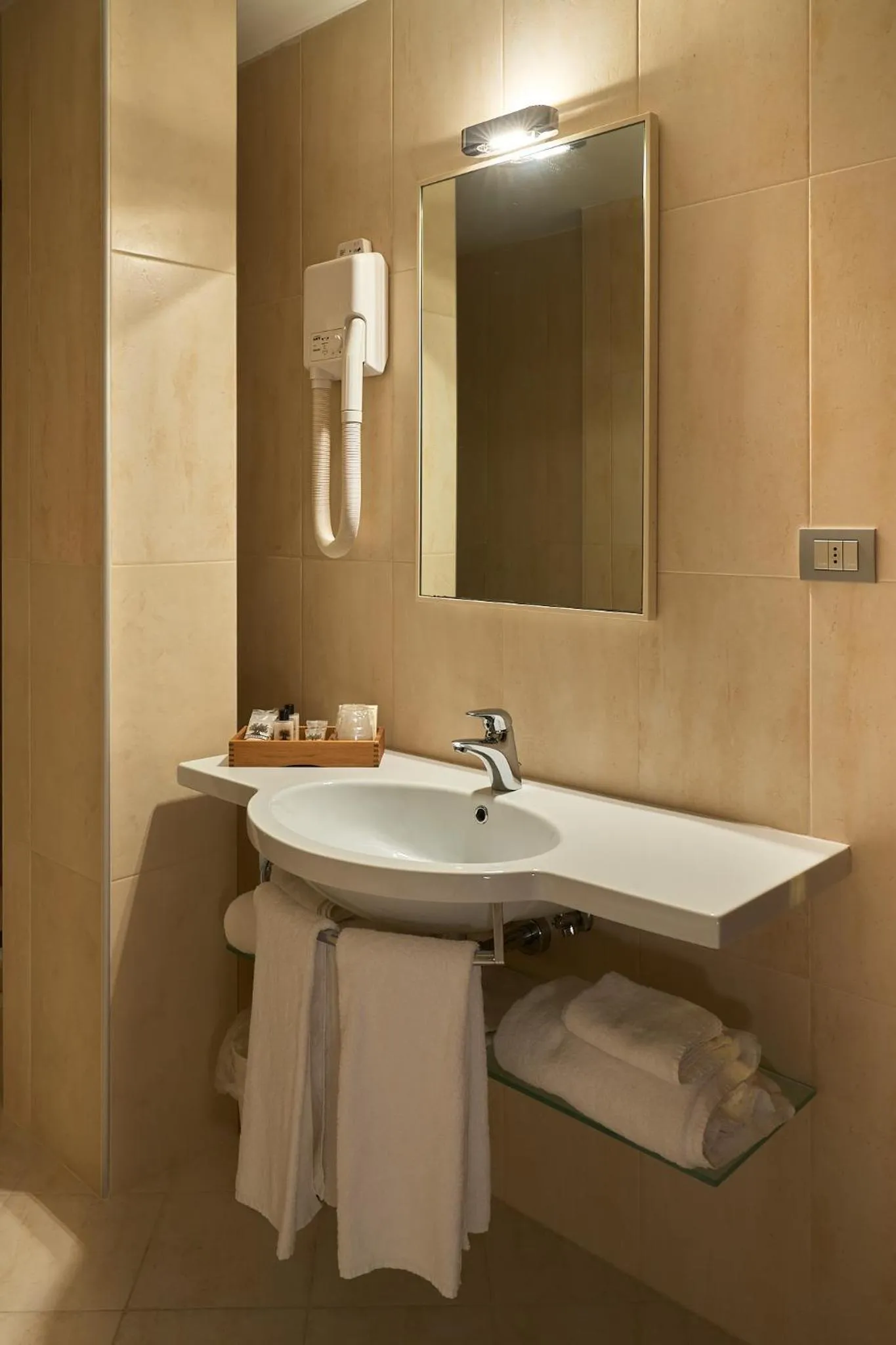 Bathroom in Delfina Palace Hotel