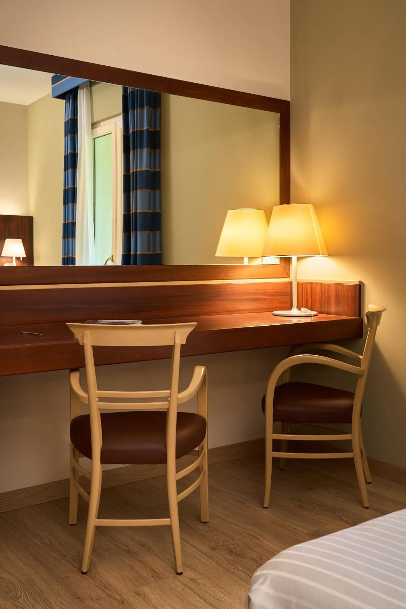 Photo of the whole room, Bed in Delfina Palace Hotel