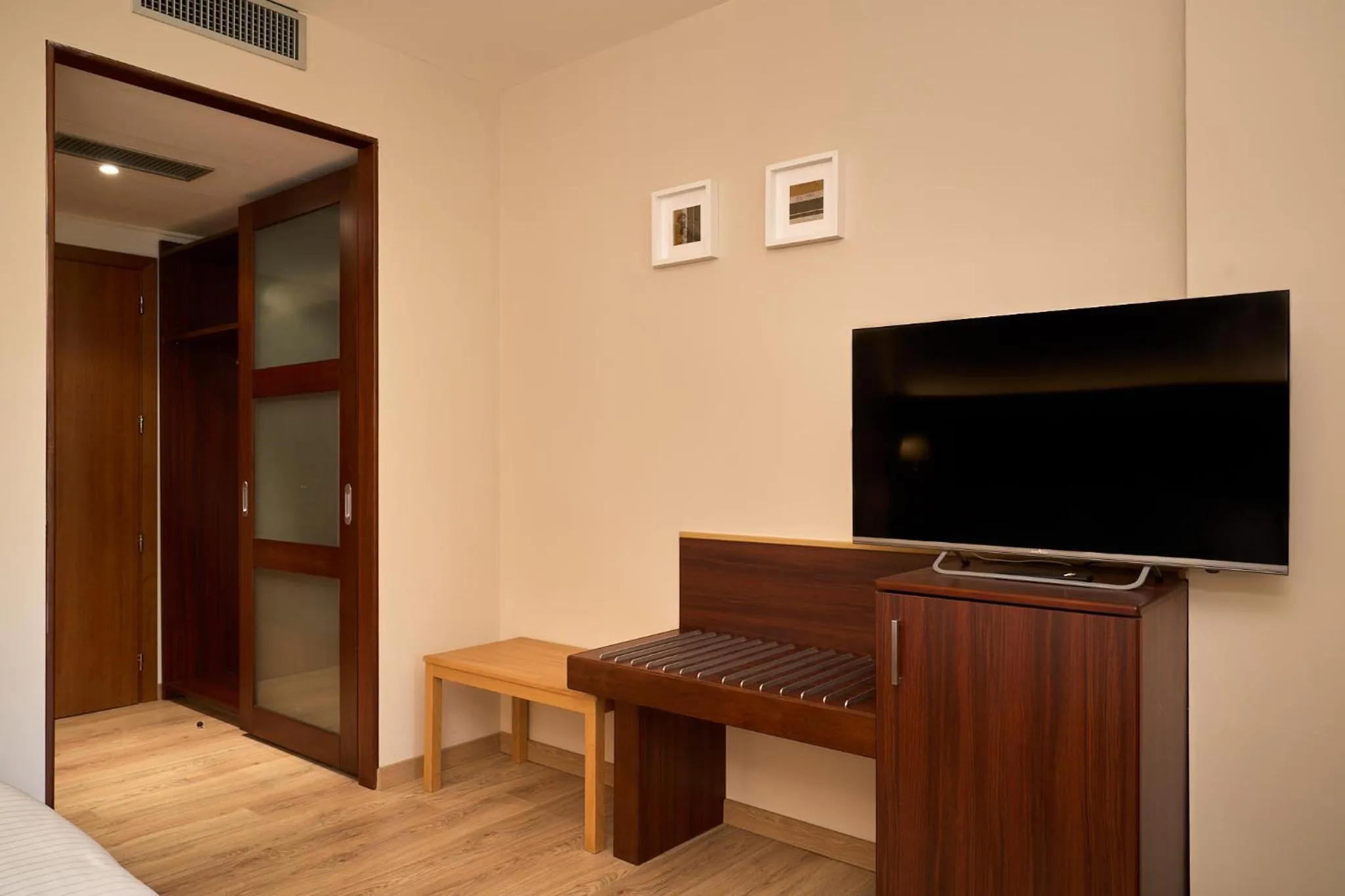 TV and multimedia in Delfina Palace Hotel
