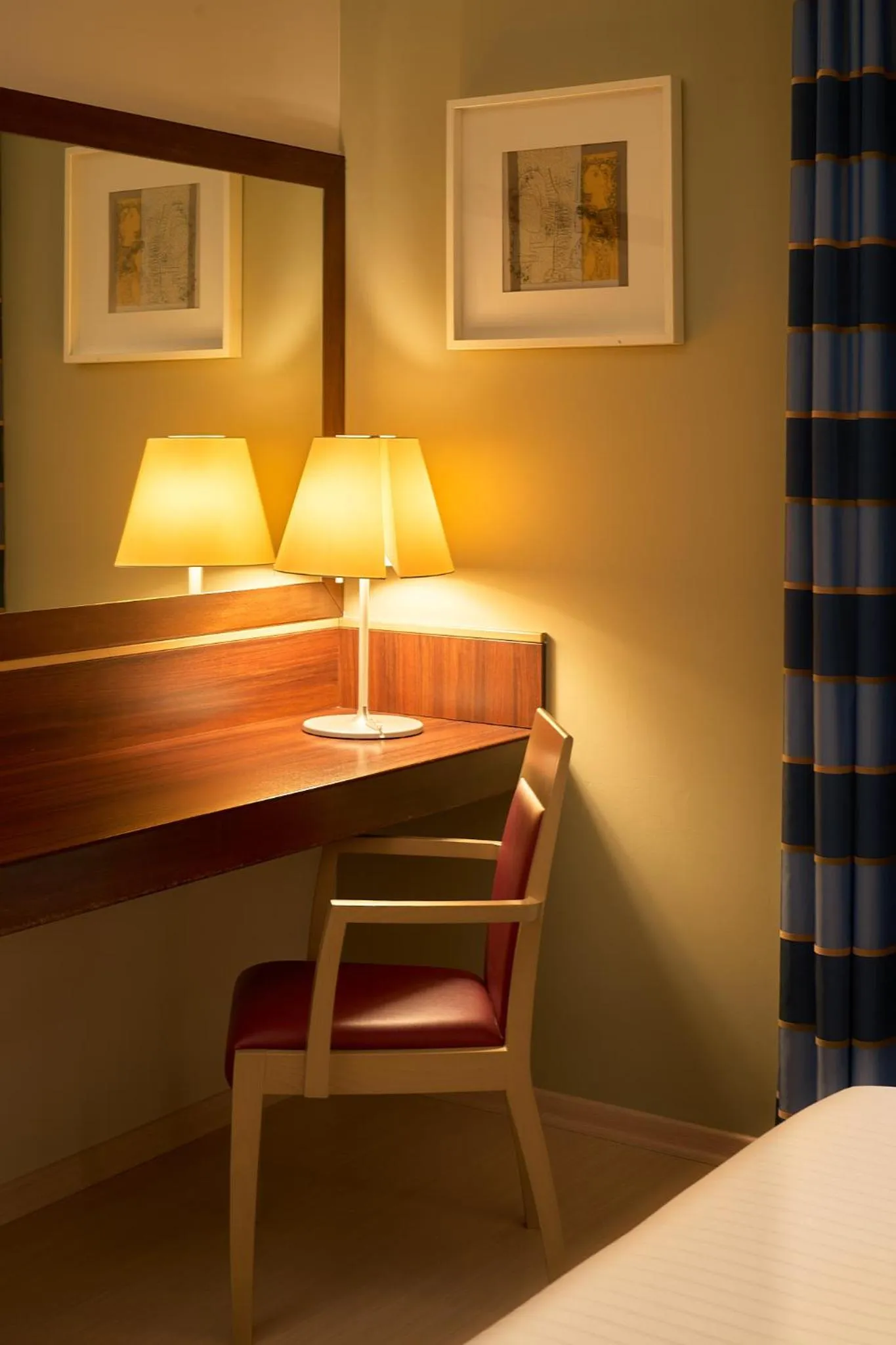 Photo of the whole room, Bed in Delfina Palace Hotel