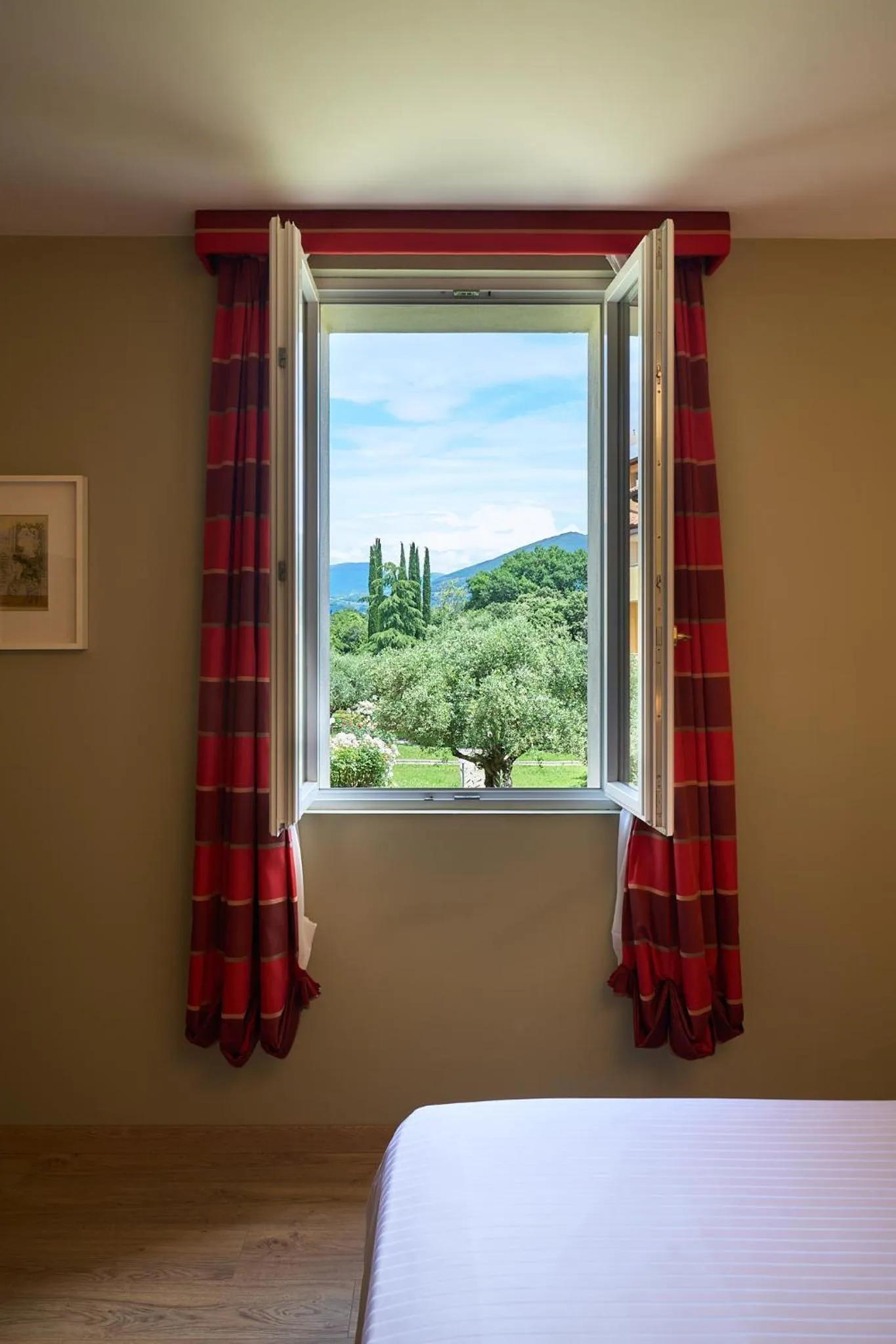 Bed in Delfina Palace Hotel