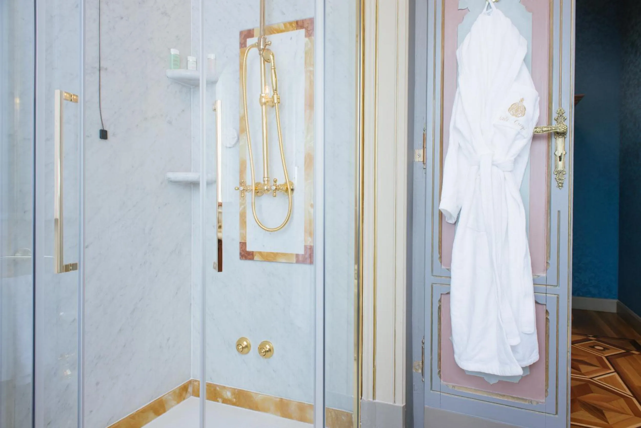 Shower in Relais & Chateaux Villa Crespi