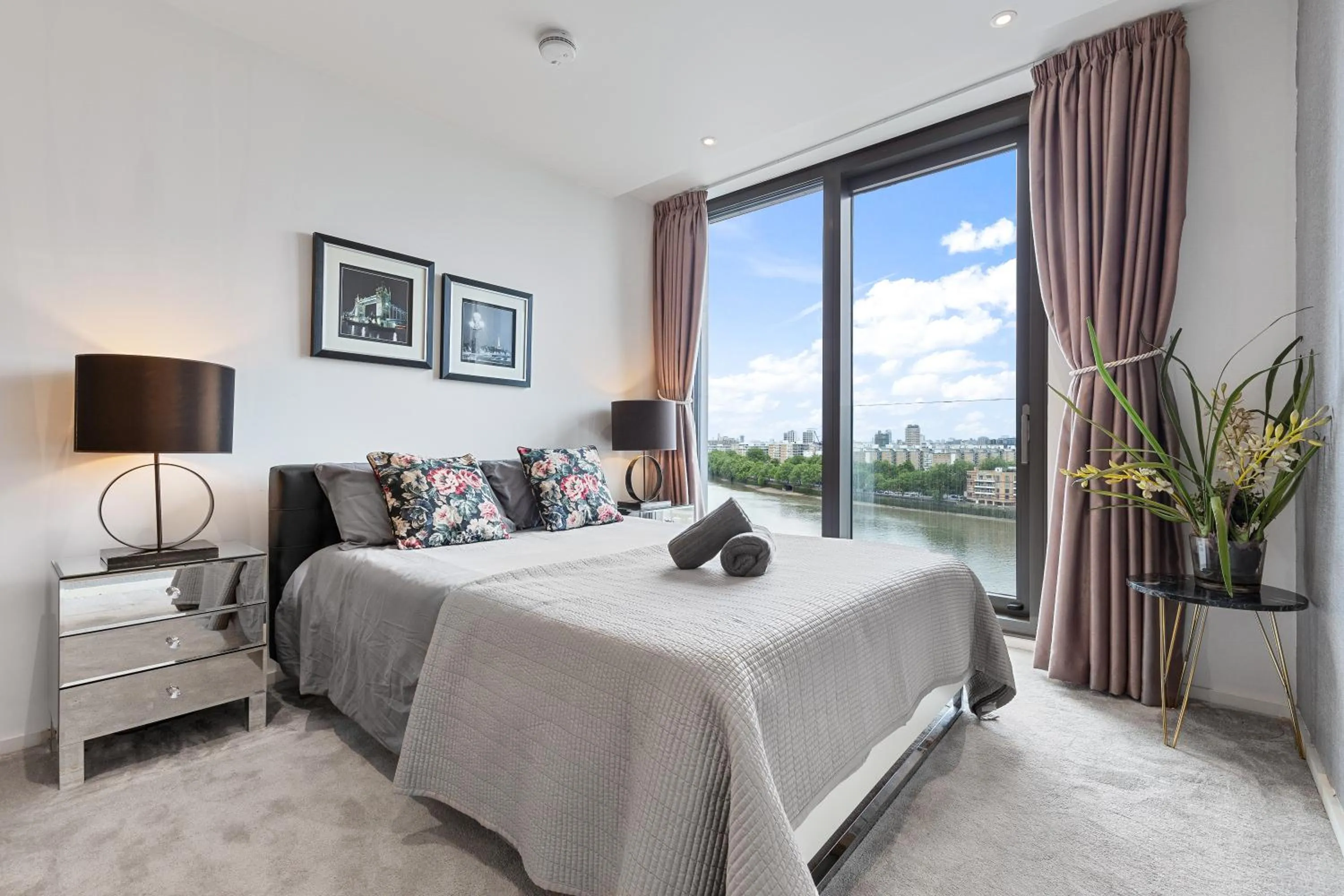 Bed in River Panorama Central London 2 bedroom New Development