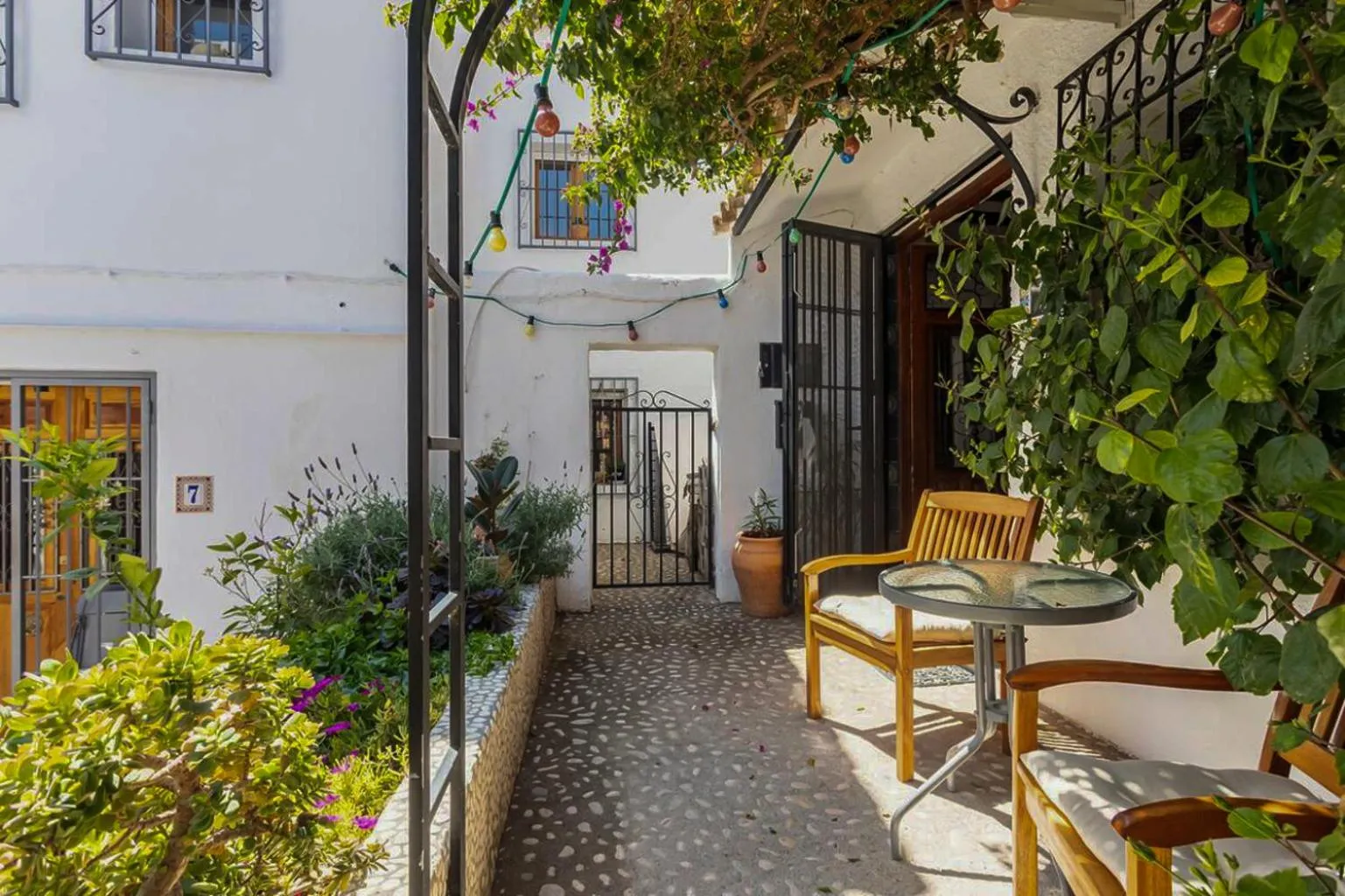 Facade/entrance in Guest House Bellaguarda