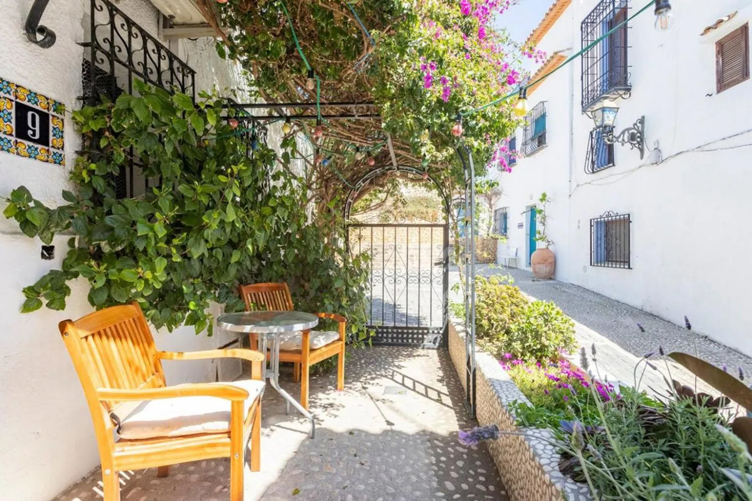 Facade/entrance in Guest House Bellaguarda