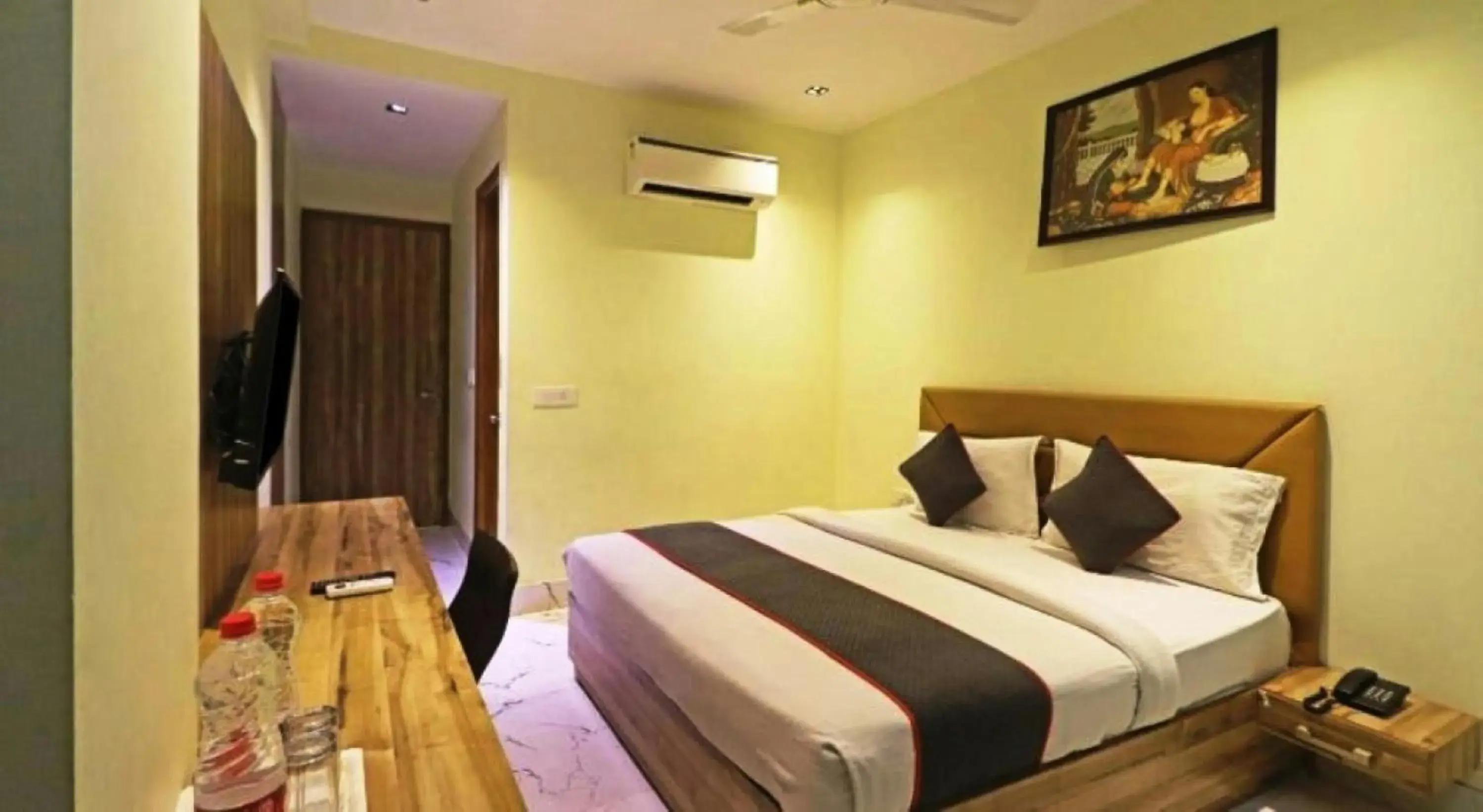 Photo of the whole room in Hotel Sohrai Inn Photo of the whole room in Hotel Sohrai Inn