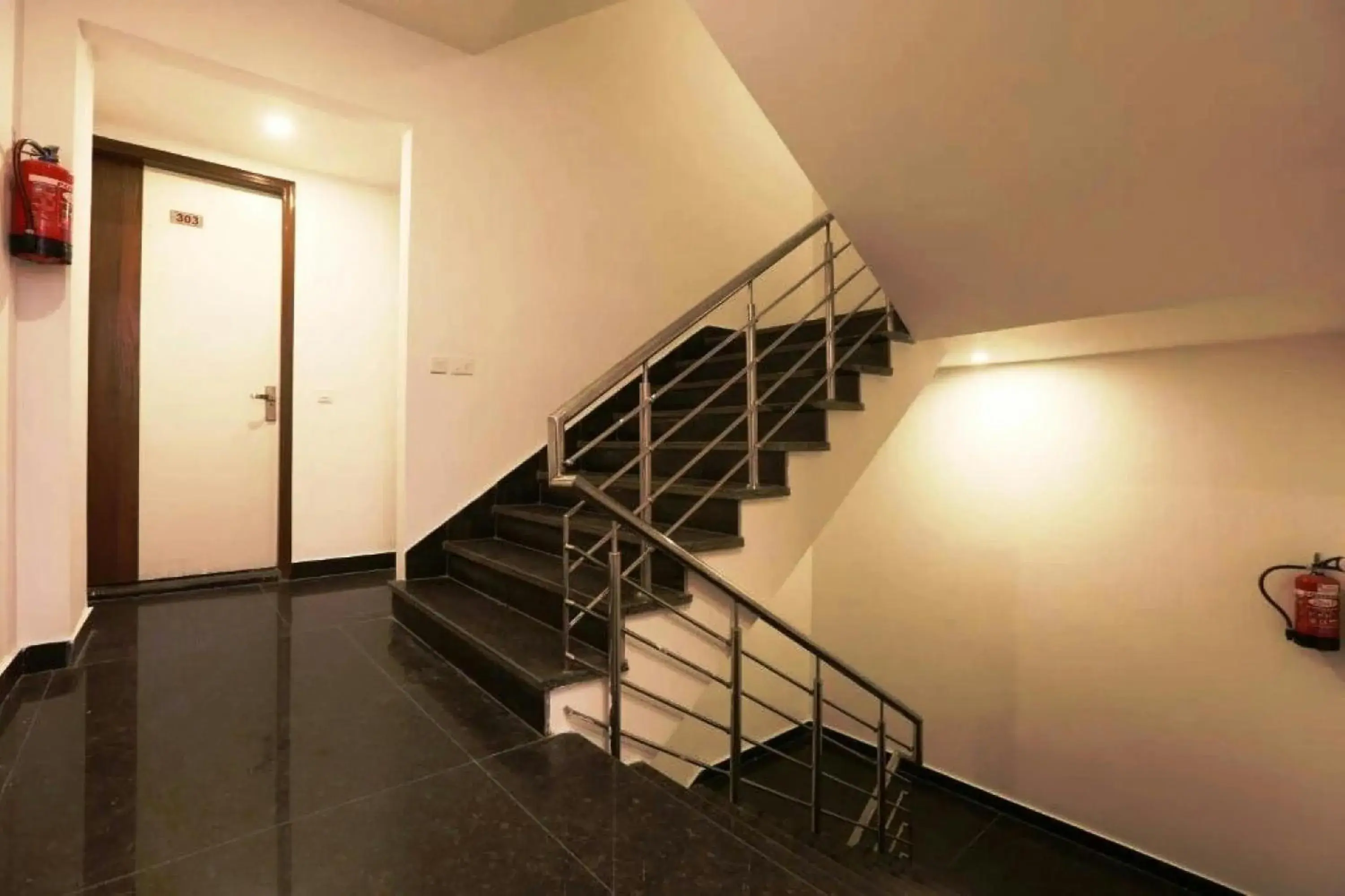 Property building in Hotel Sohrai Inn Property building in Hotel Sohrai Inn