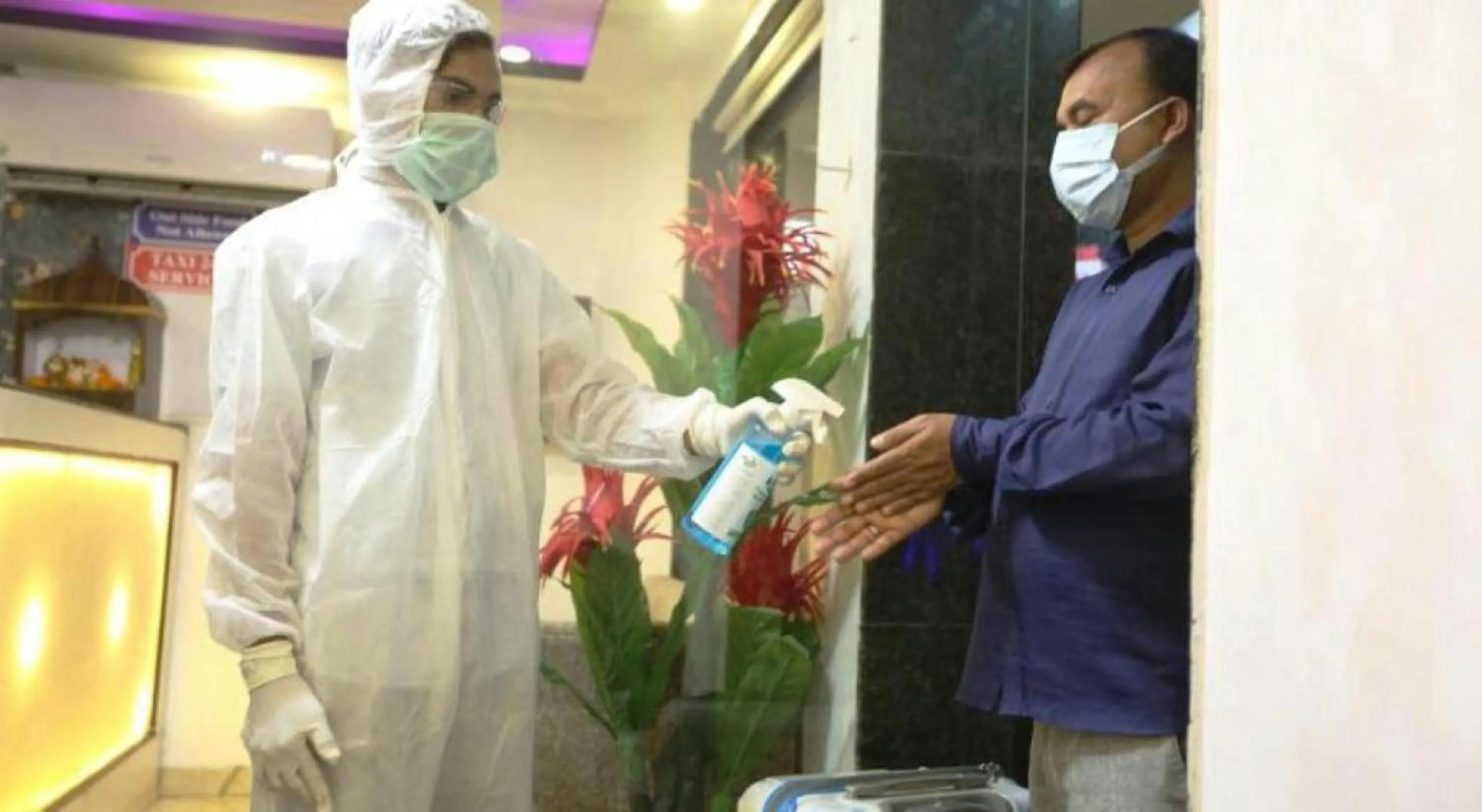 People in Hotel Sohrai Inn