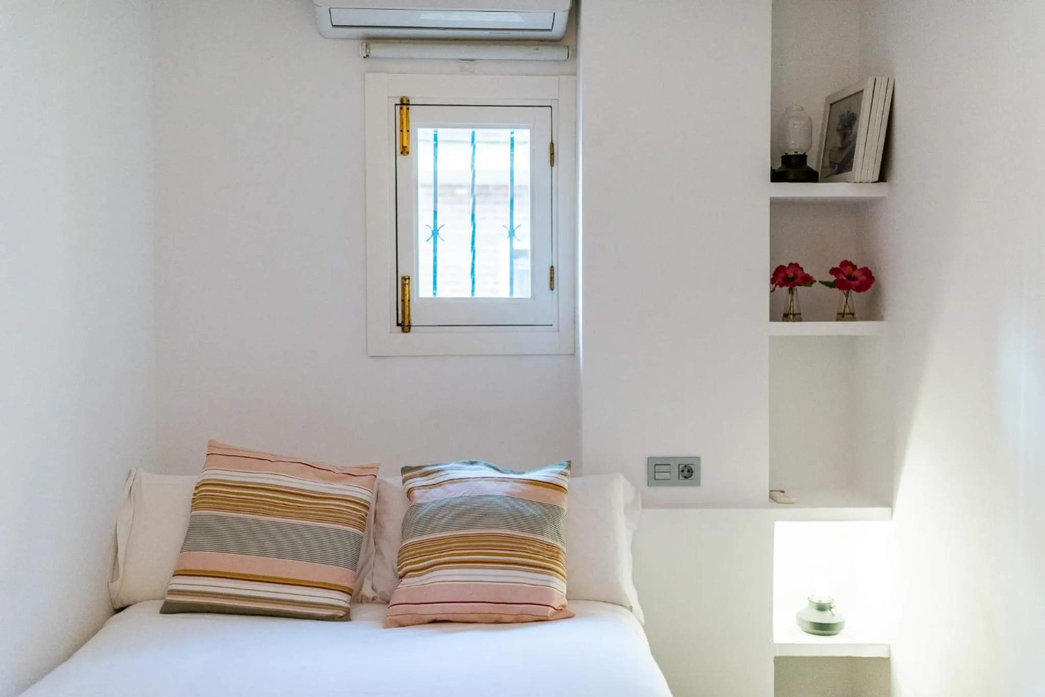 Bed in Precioso apartamento con parking en Granada
