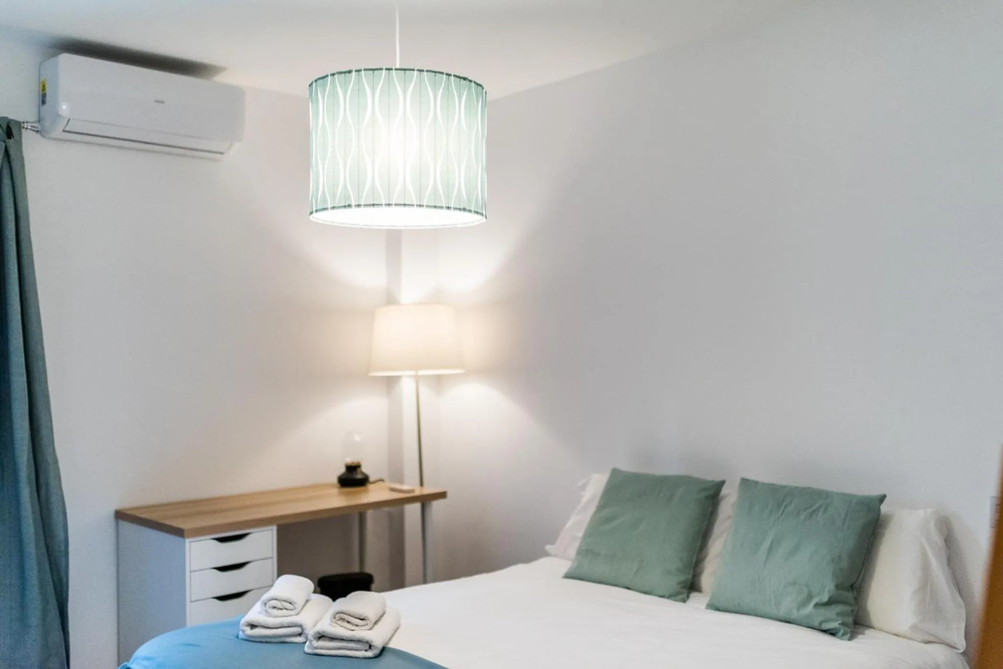 Bed in Precioso apartamento con parking en Granada