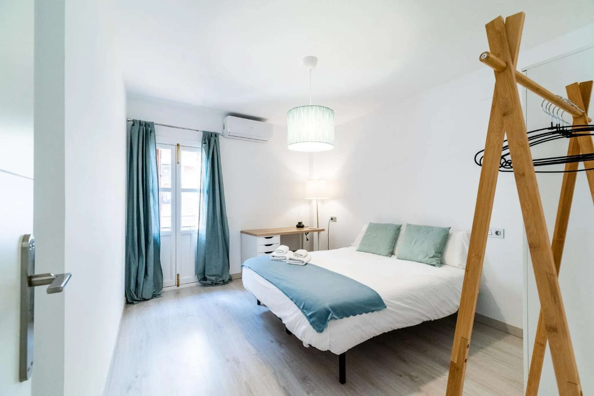 Bed in Precioso apartamento con parking en Granada