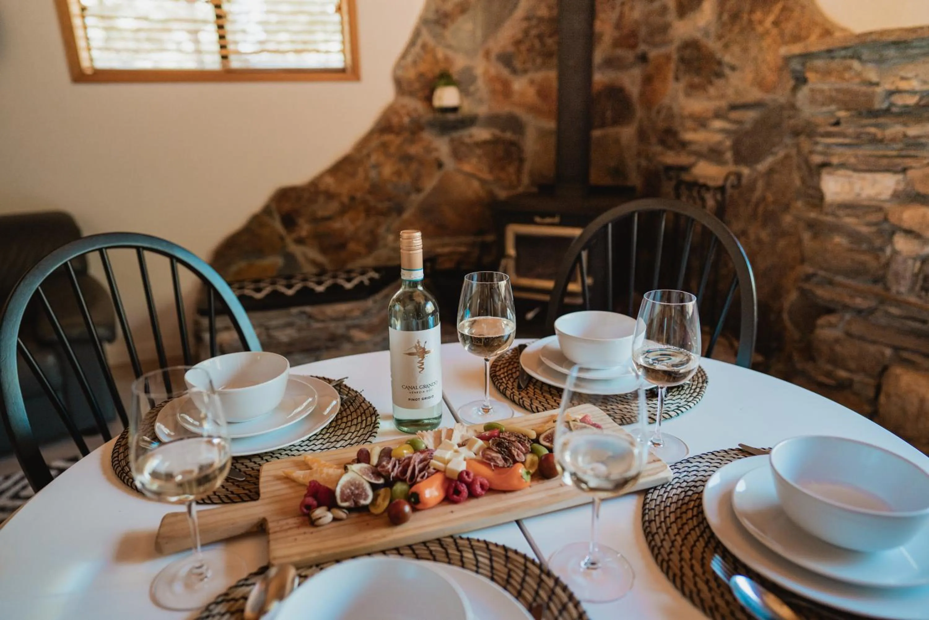 Dining area in Romantic Forest Lovers Nest by Casa Oso