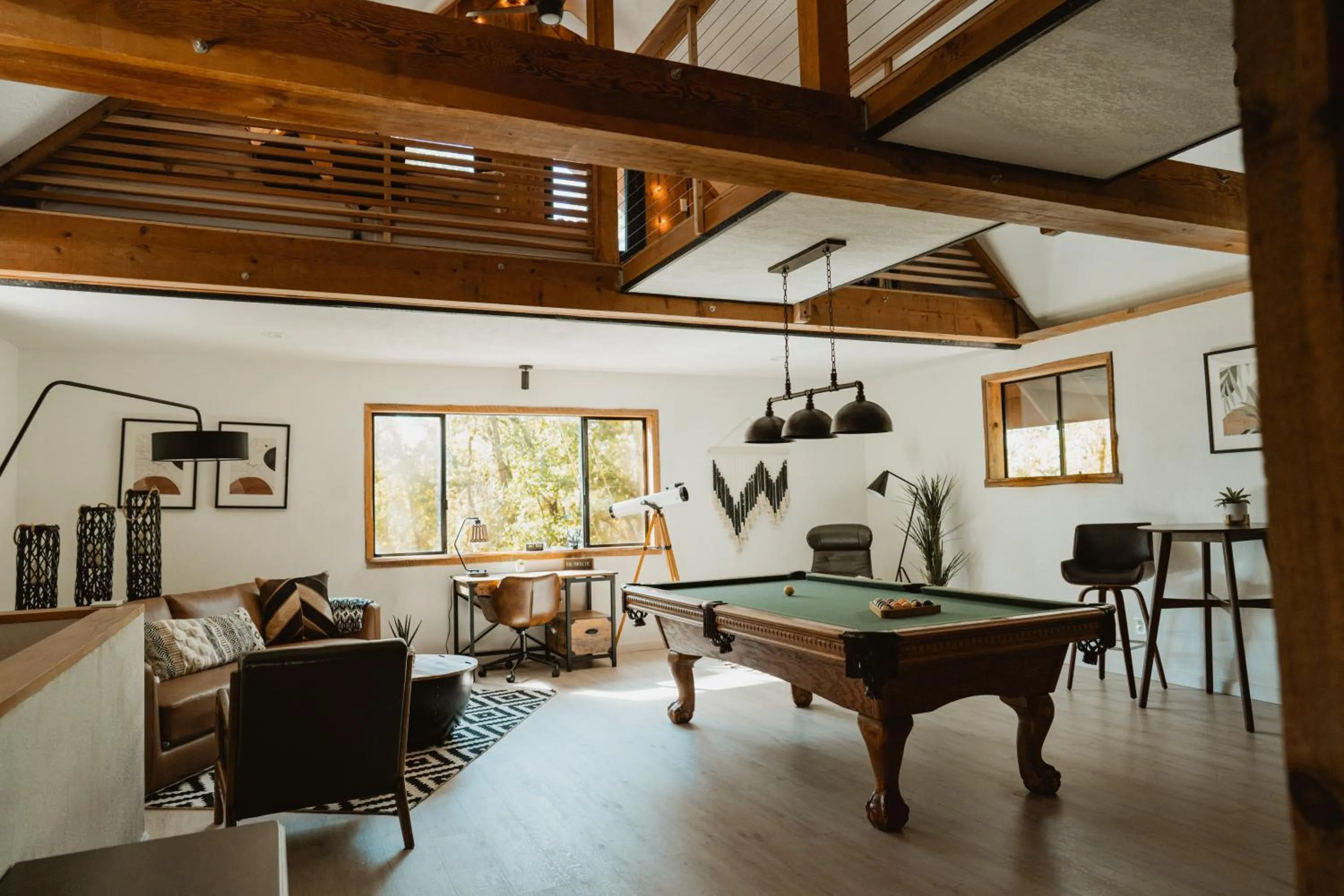 Billiard in Romantic Forest Lovers Nest by Casa Oso
