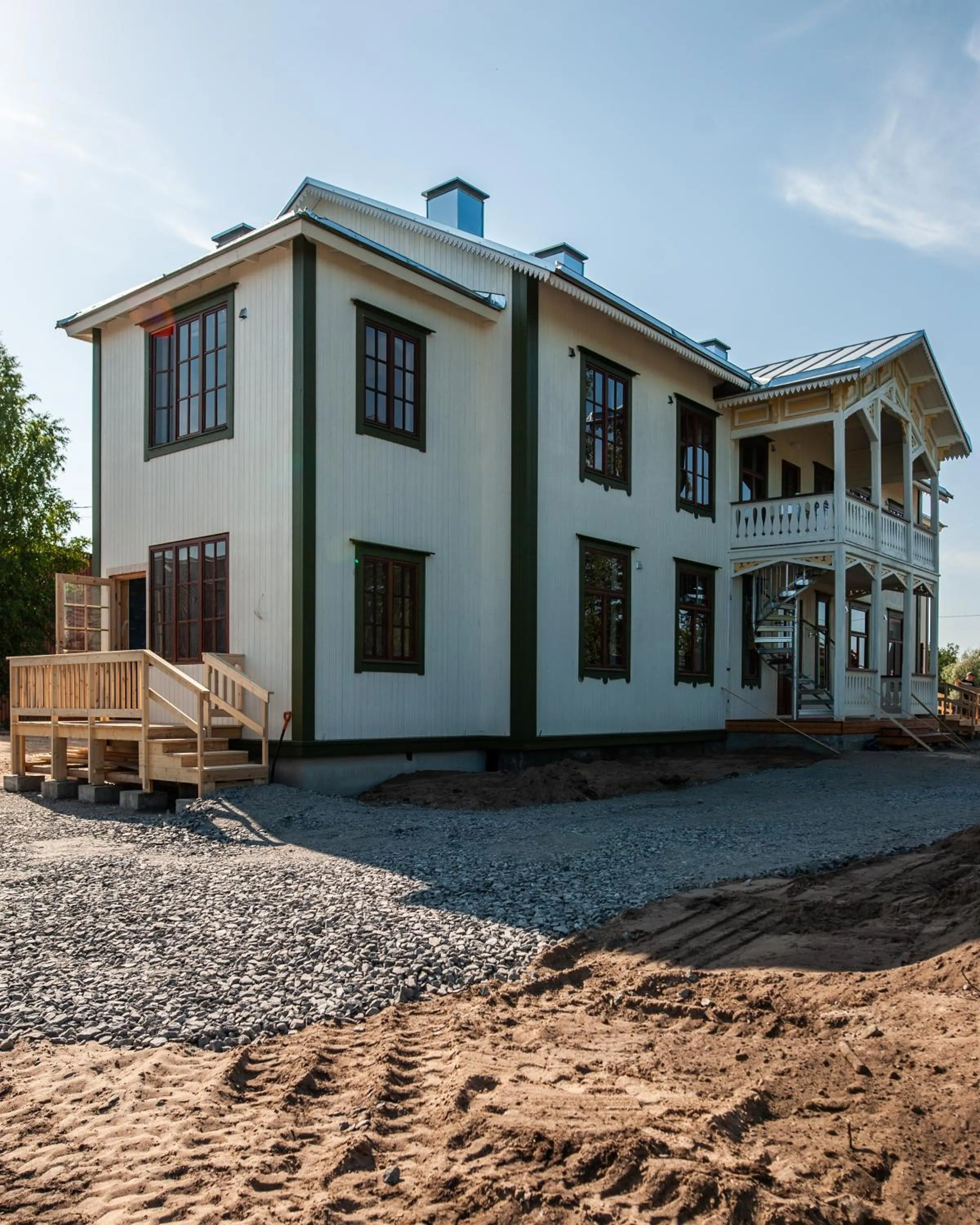 Property building in Matkustajakoti Ykspihlaja