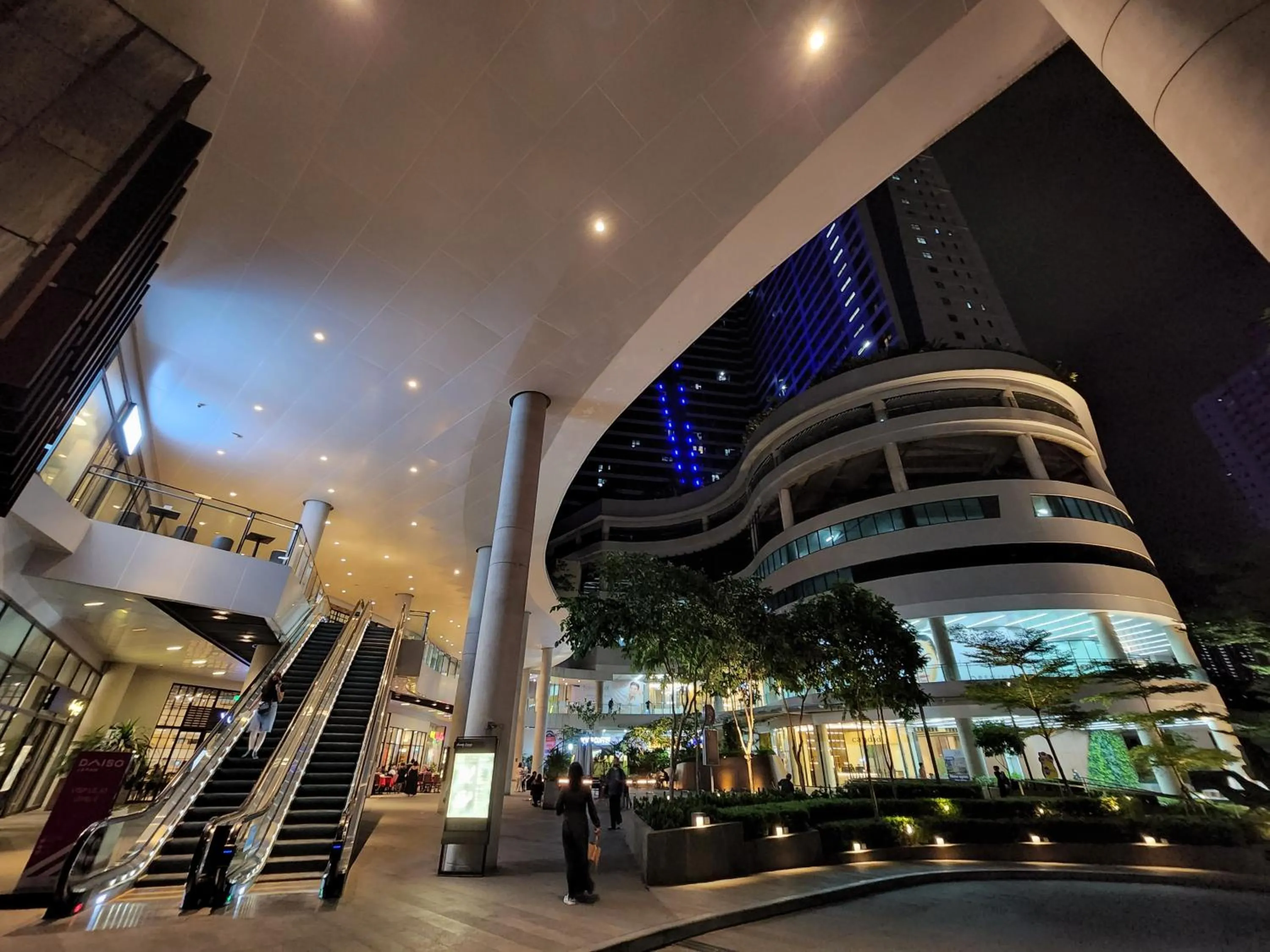 Property building in Heart of Makati, Fully furnished condo, cbd central location