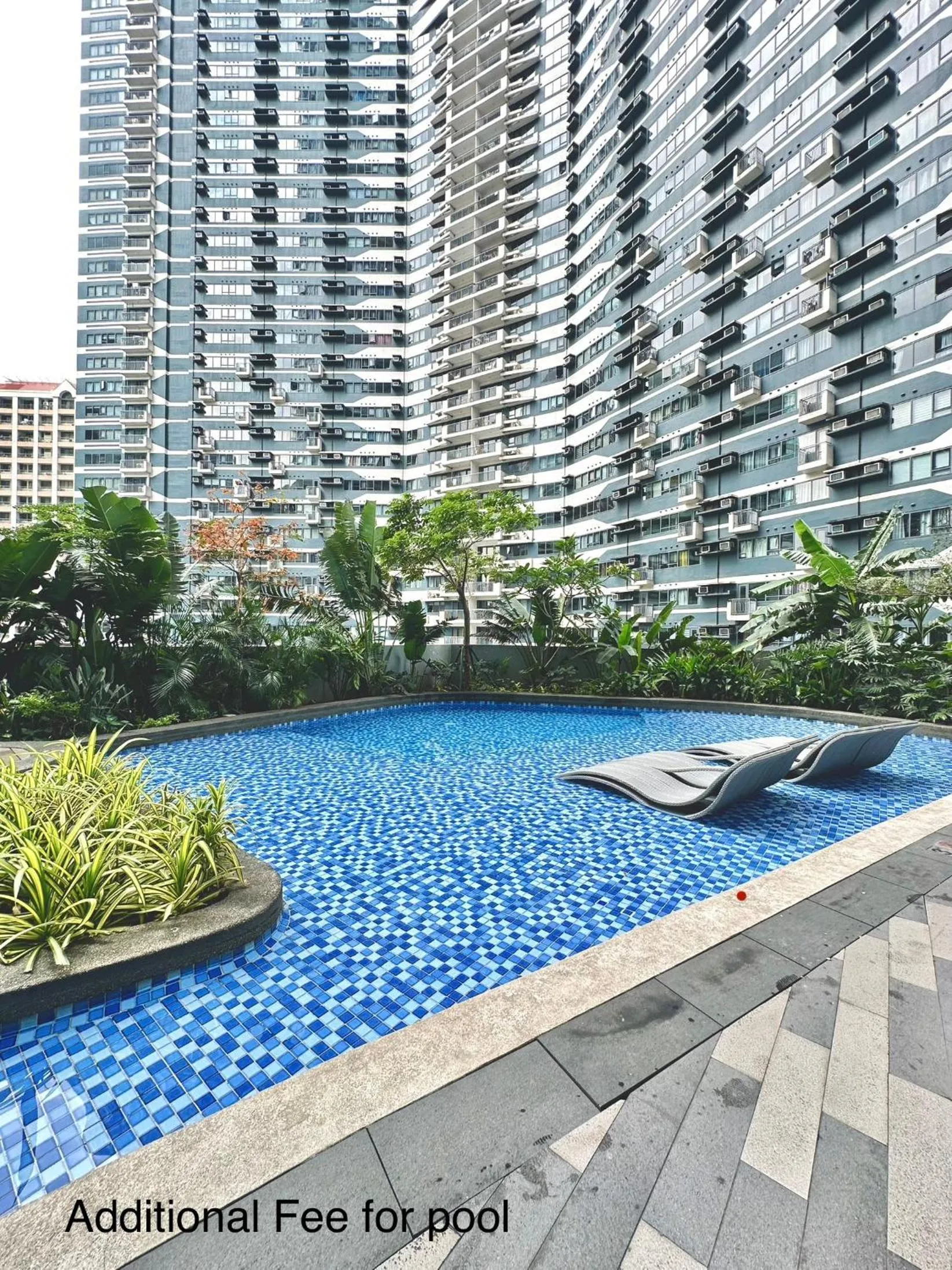 Heart of Makati, Fully furnished condo, cbd central location
