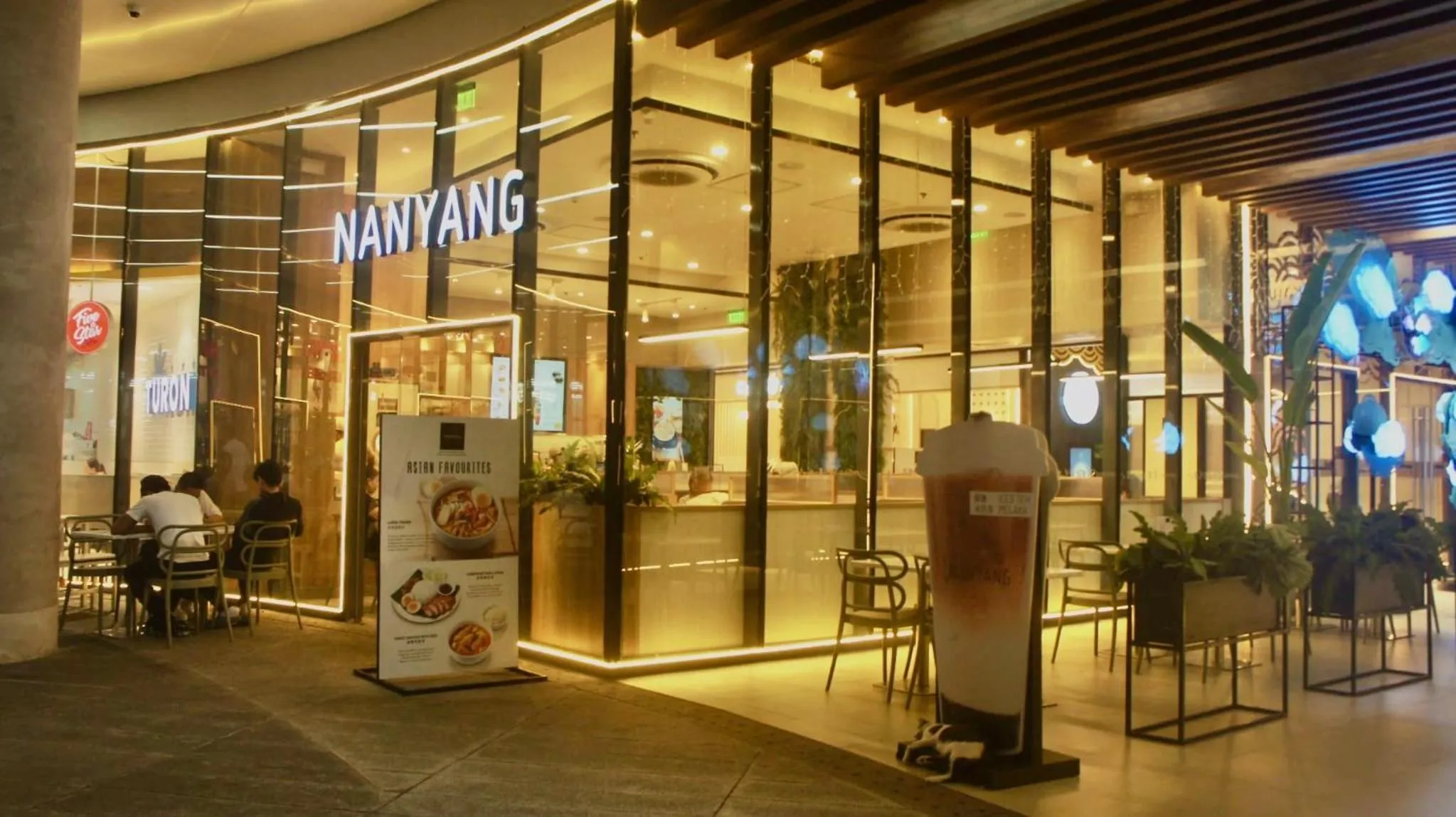 Heart of Makati, Fully furnished condo, cbd central location