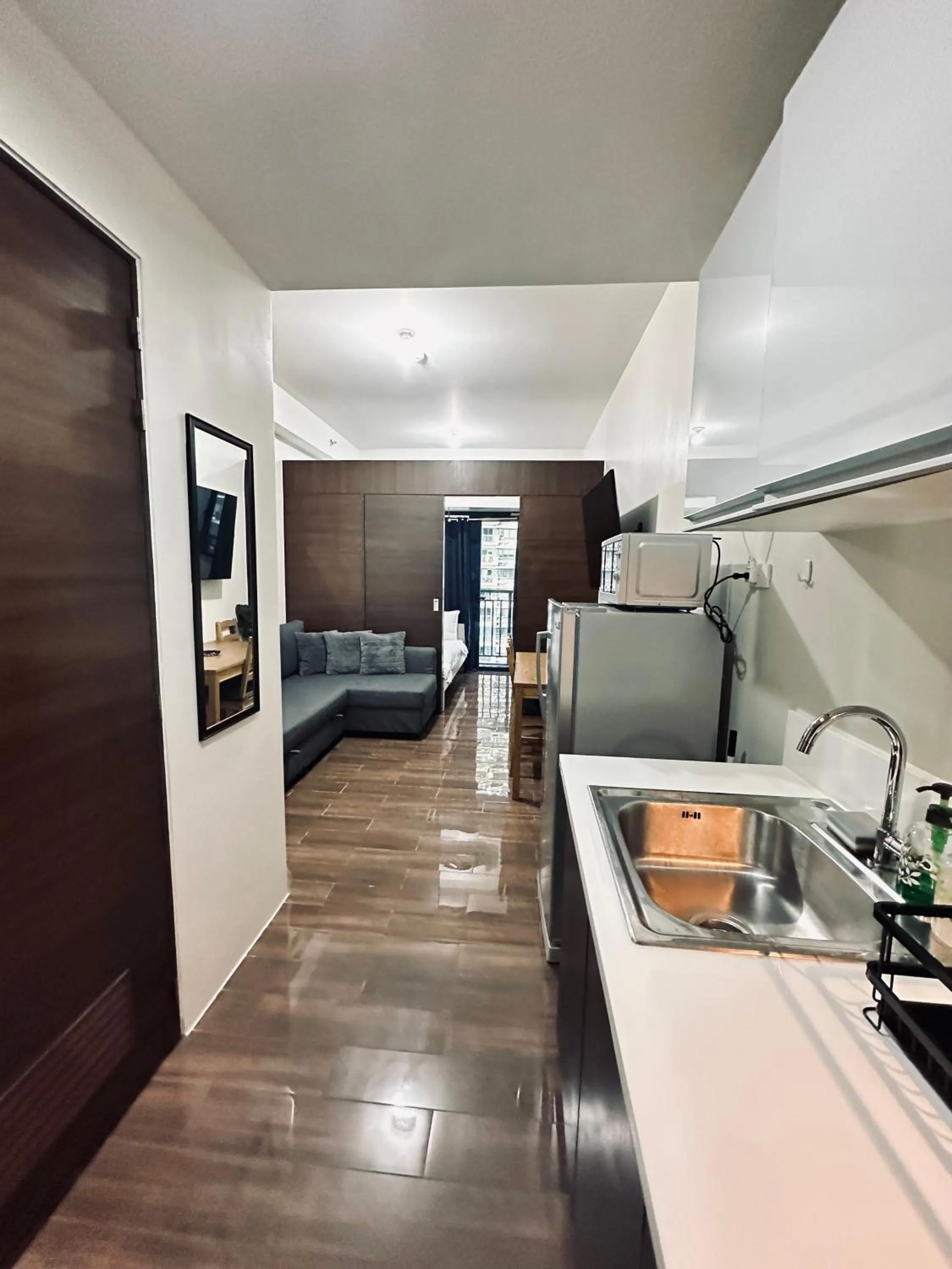Kitchen or kitchenette in Heart of Makati, Fully furnished condo, cbd central location