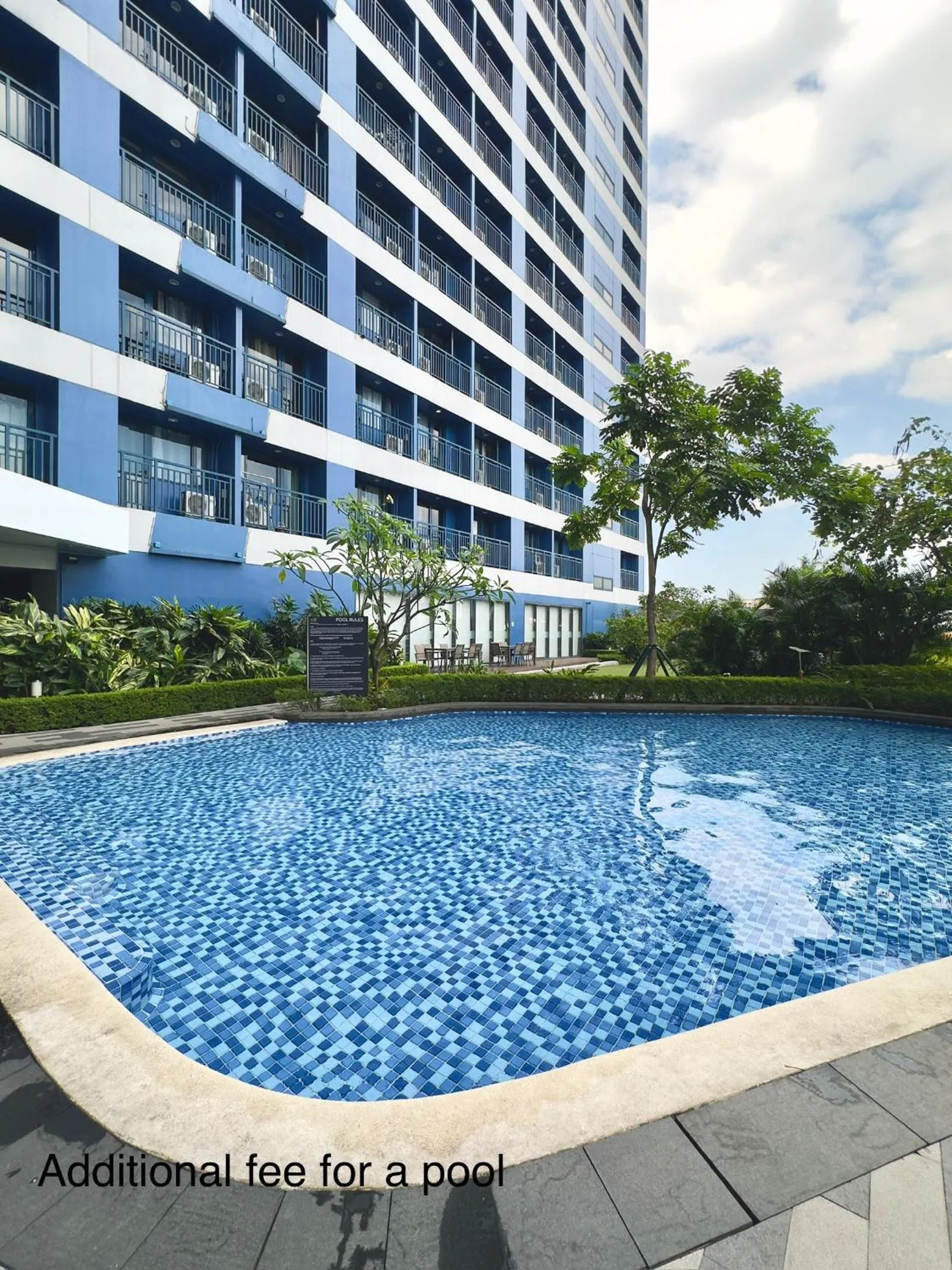 Heart of Makati, Fully furnished condo, cbd central location