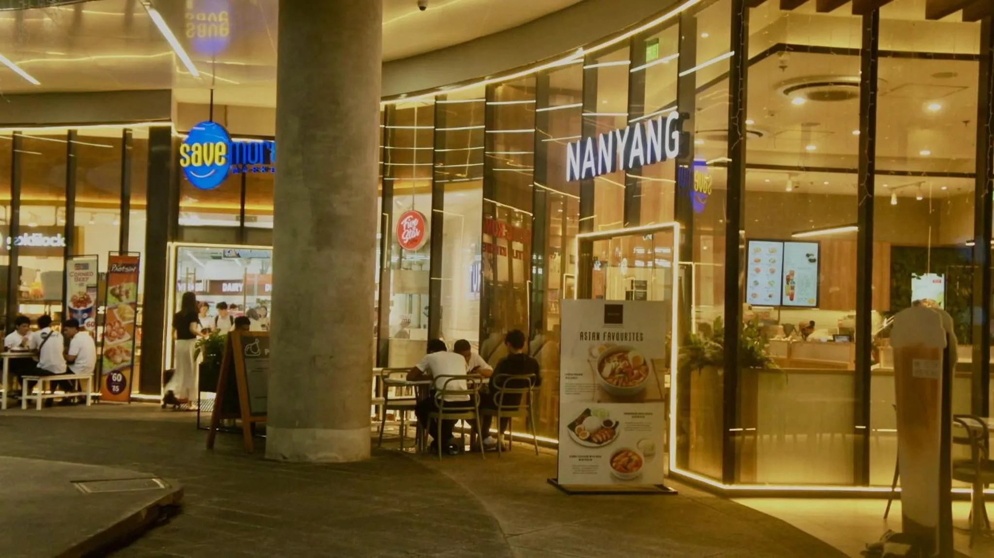 Heart of Makati, Fully furnished condo, cbd central location