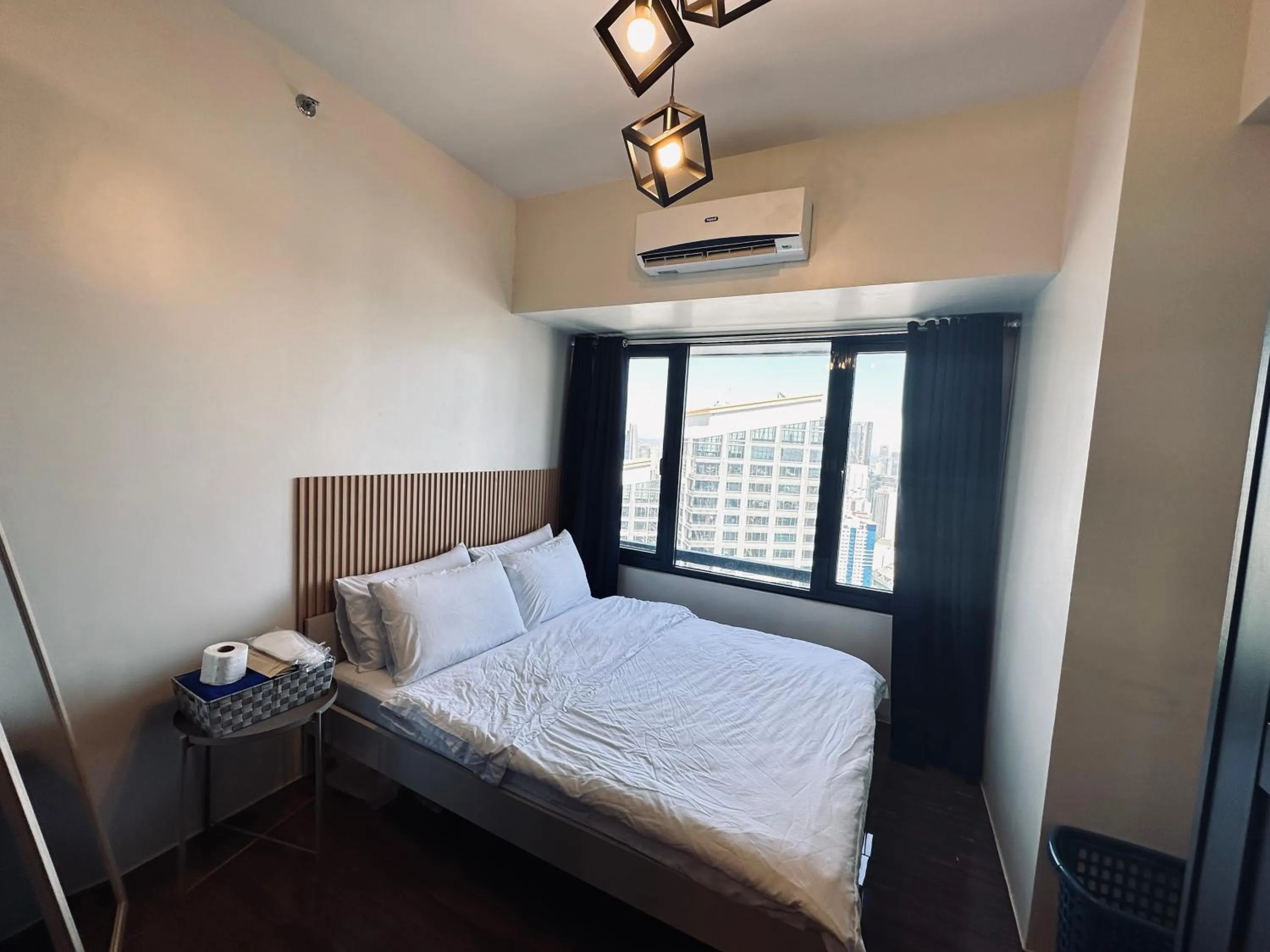 Bedroom, Bed in Heart of Makati, Fully furnished condo, cbd central location