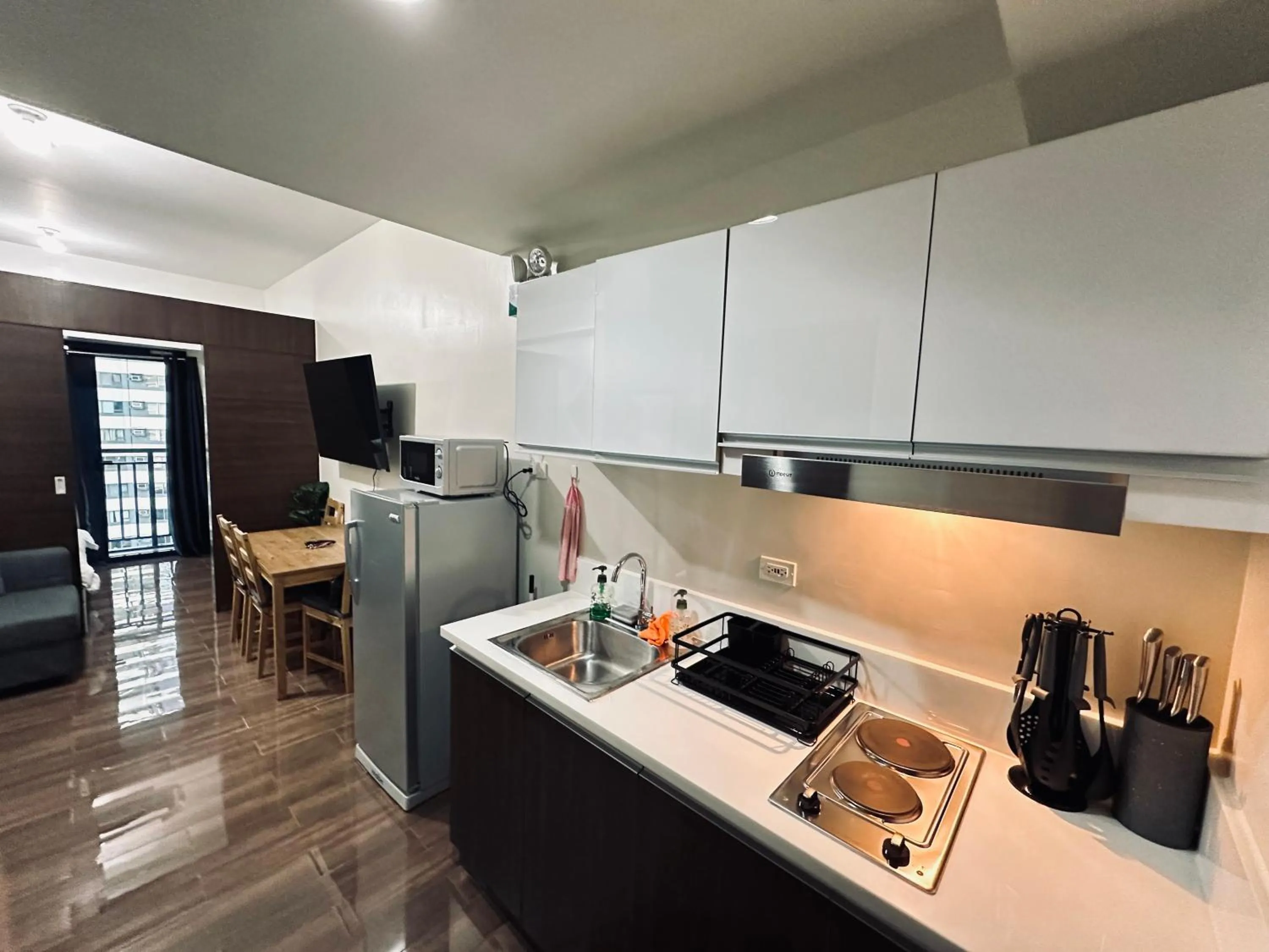 Kitchen or kitchenette in Heart of Makati, Fully furnished condo, cbd central location