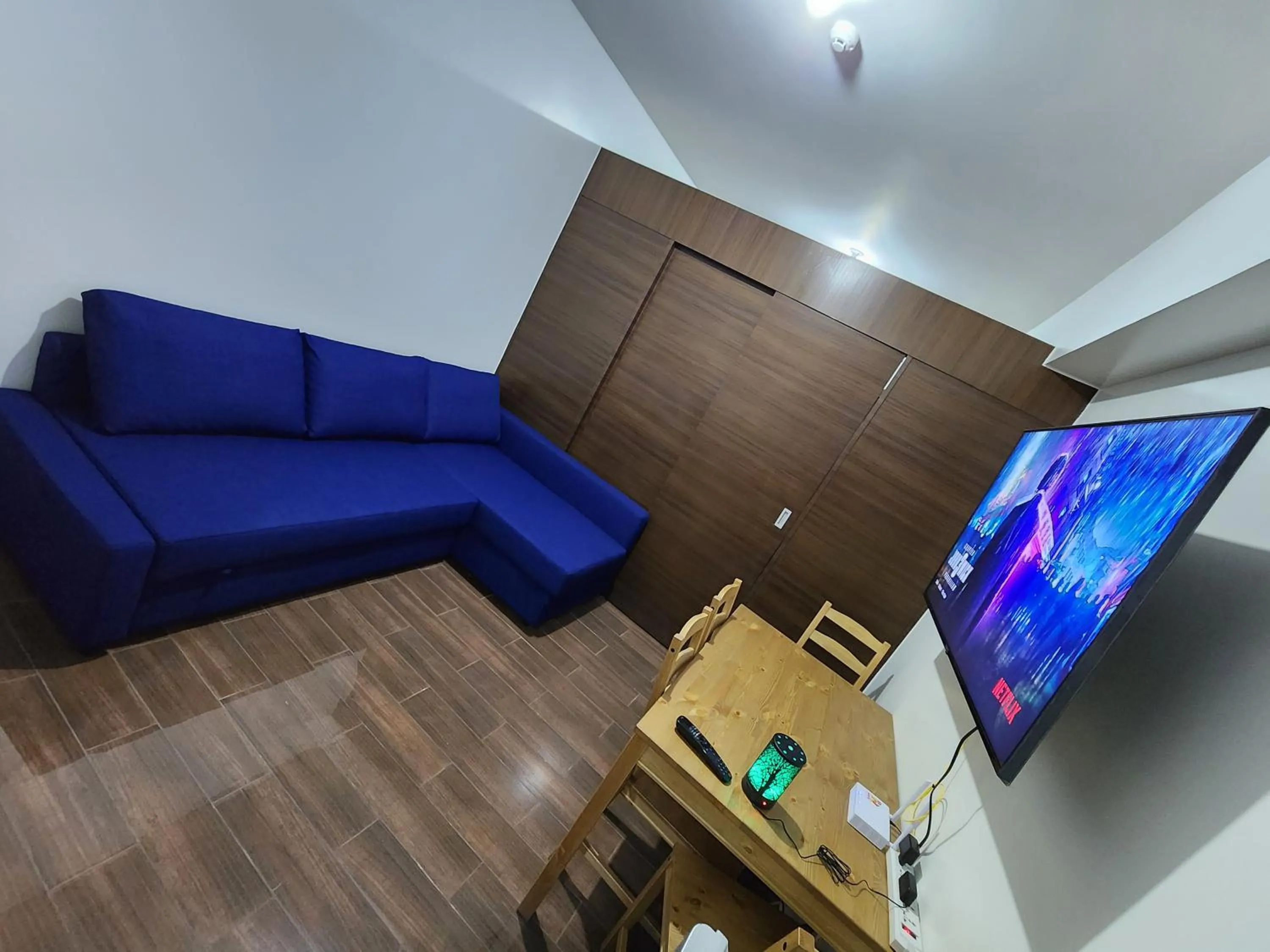 TV and multimedia in Heart of Makati, Fully furnished condo, cbd central location
