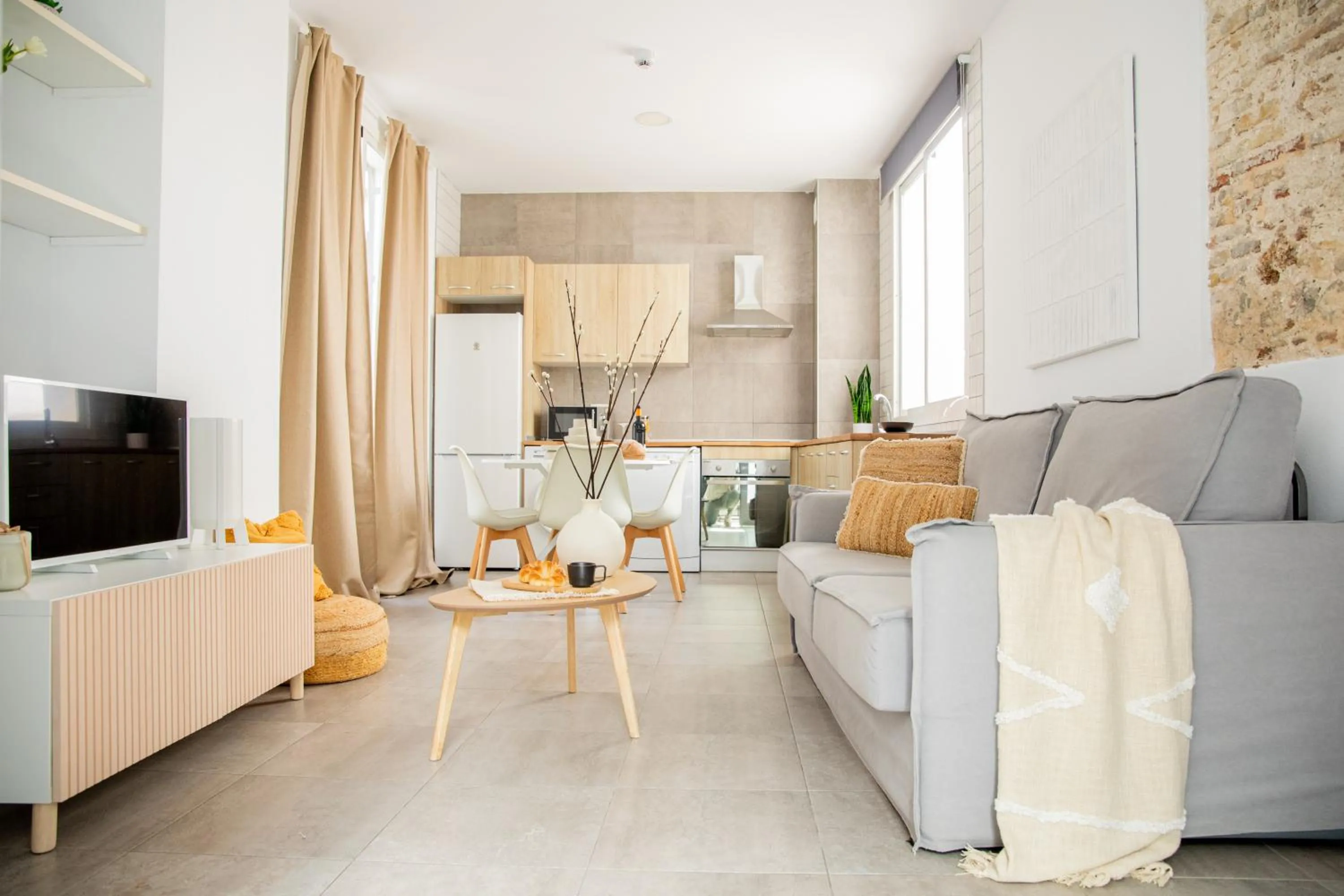 Photo of the whole room in Apartamentos Casa Macías