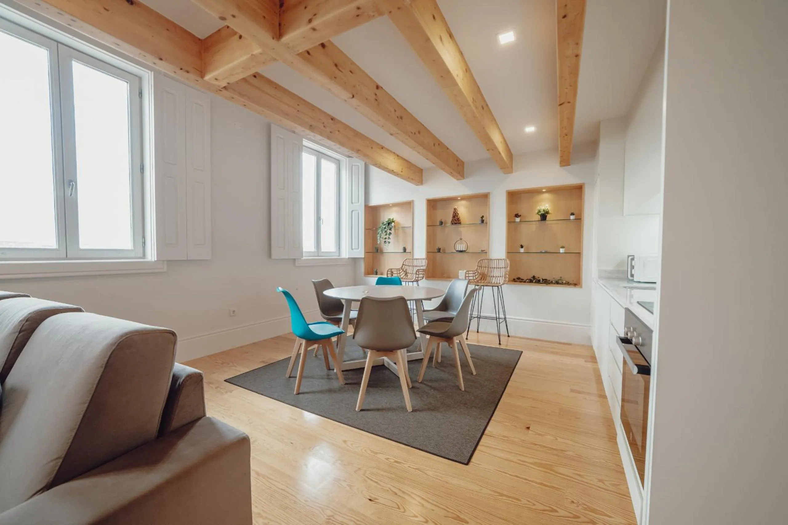 Downtown Clerigos Duplex With River View by Vacationy