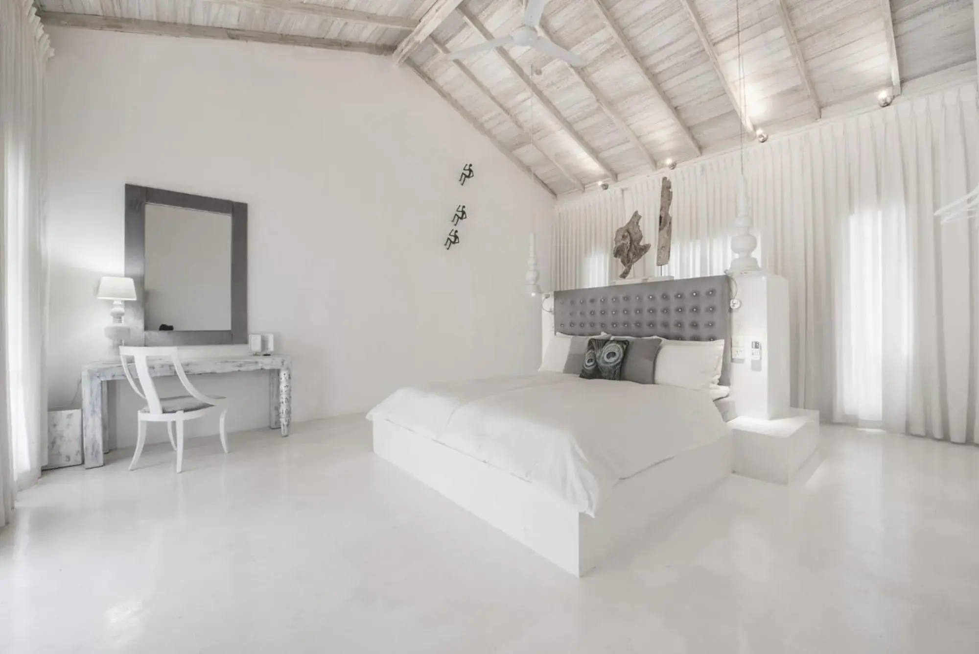 Bedroom in W15 Escape Bedroom in W15 Escape