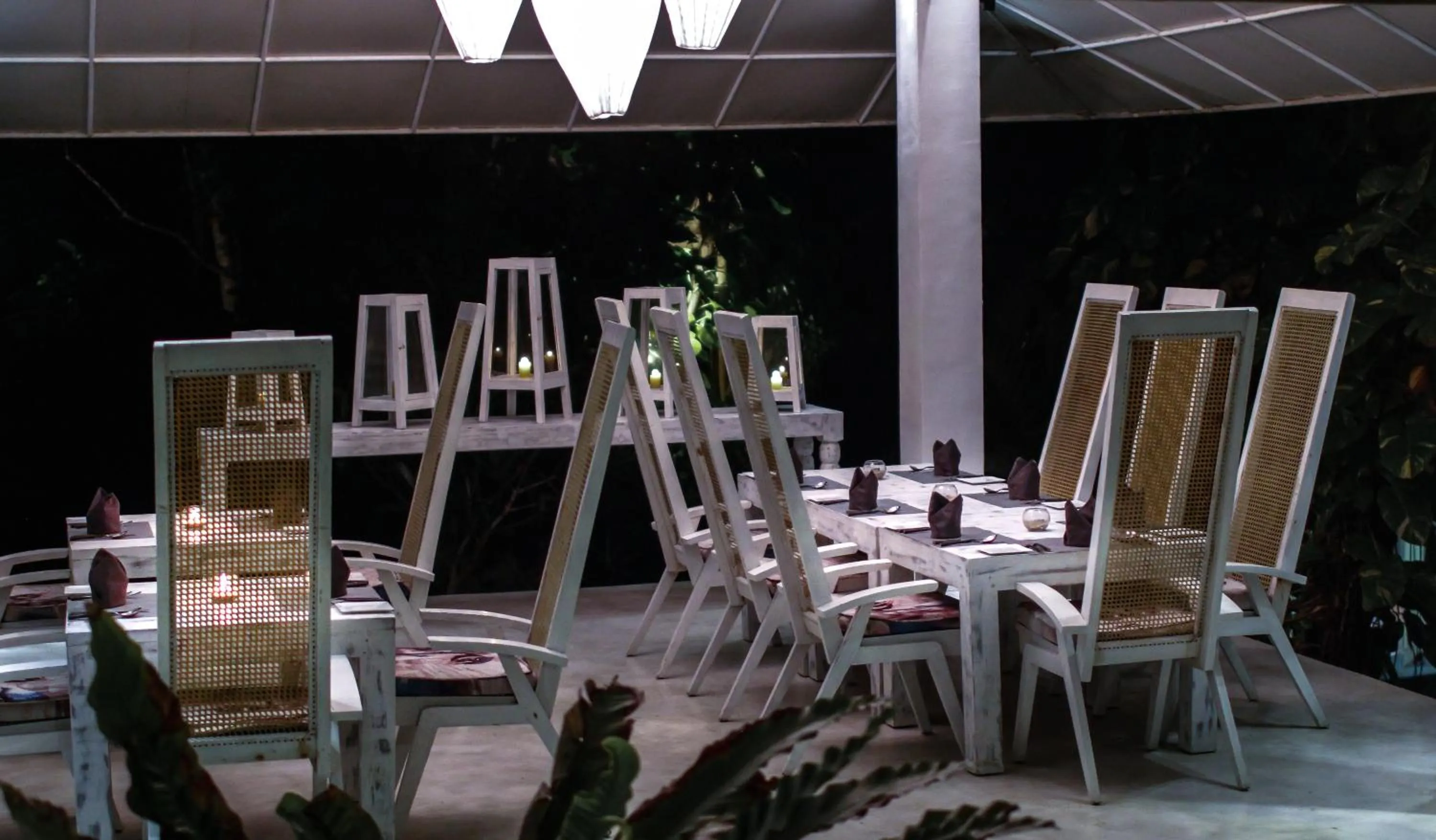 Restaurant/places to eat in W15 Escape