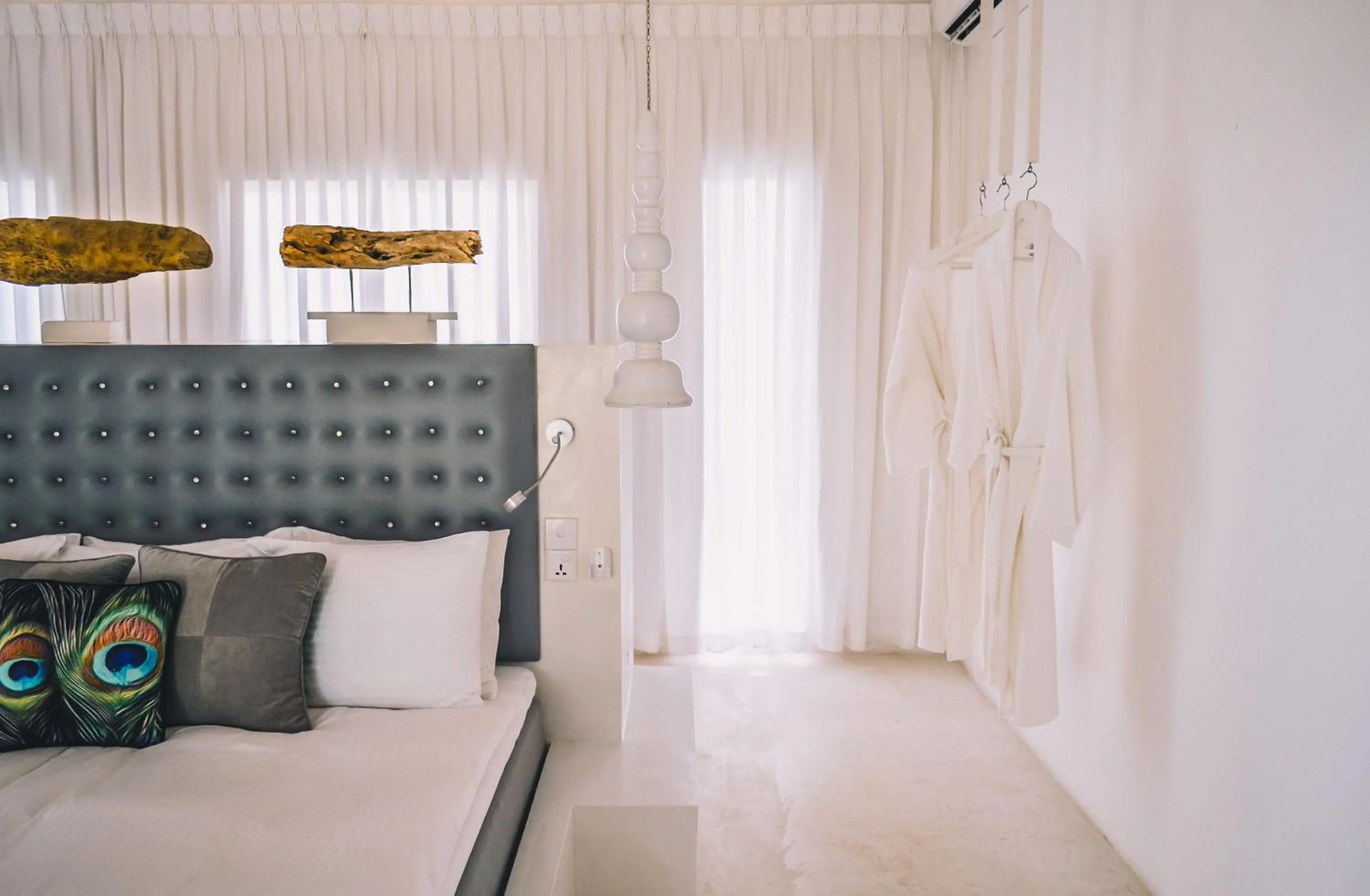 Bedroom, Bed in W15 Escape