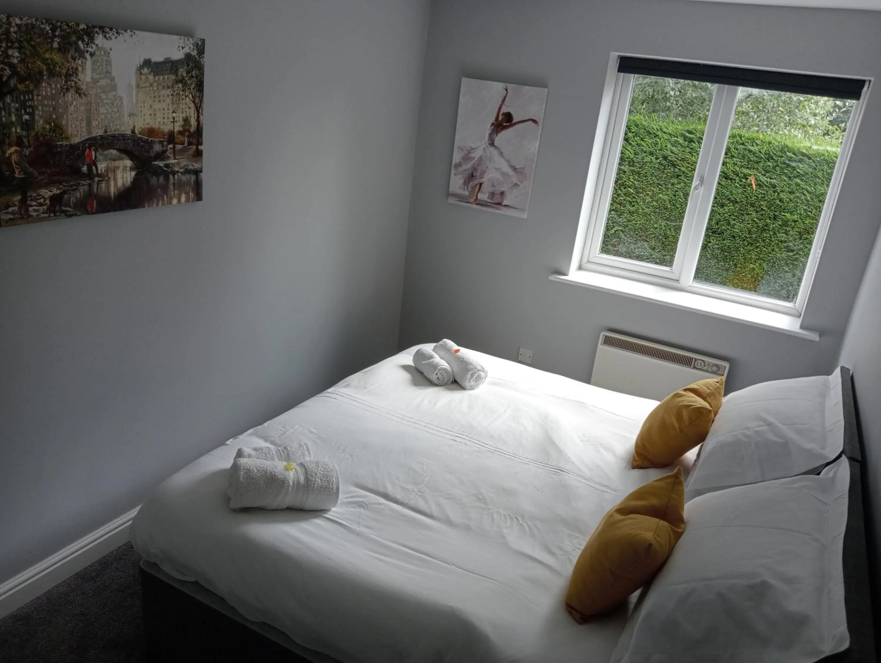 Bed in Green Street Retreat