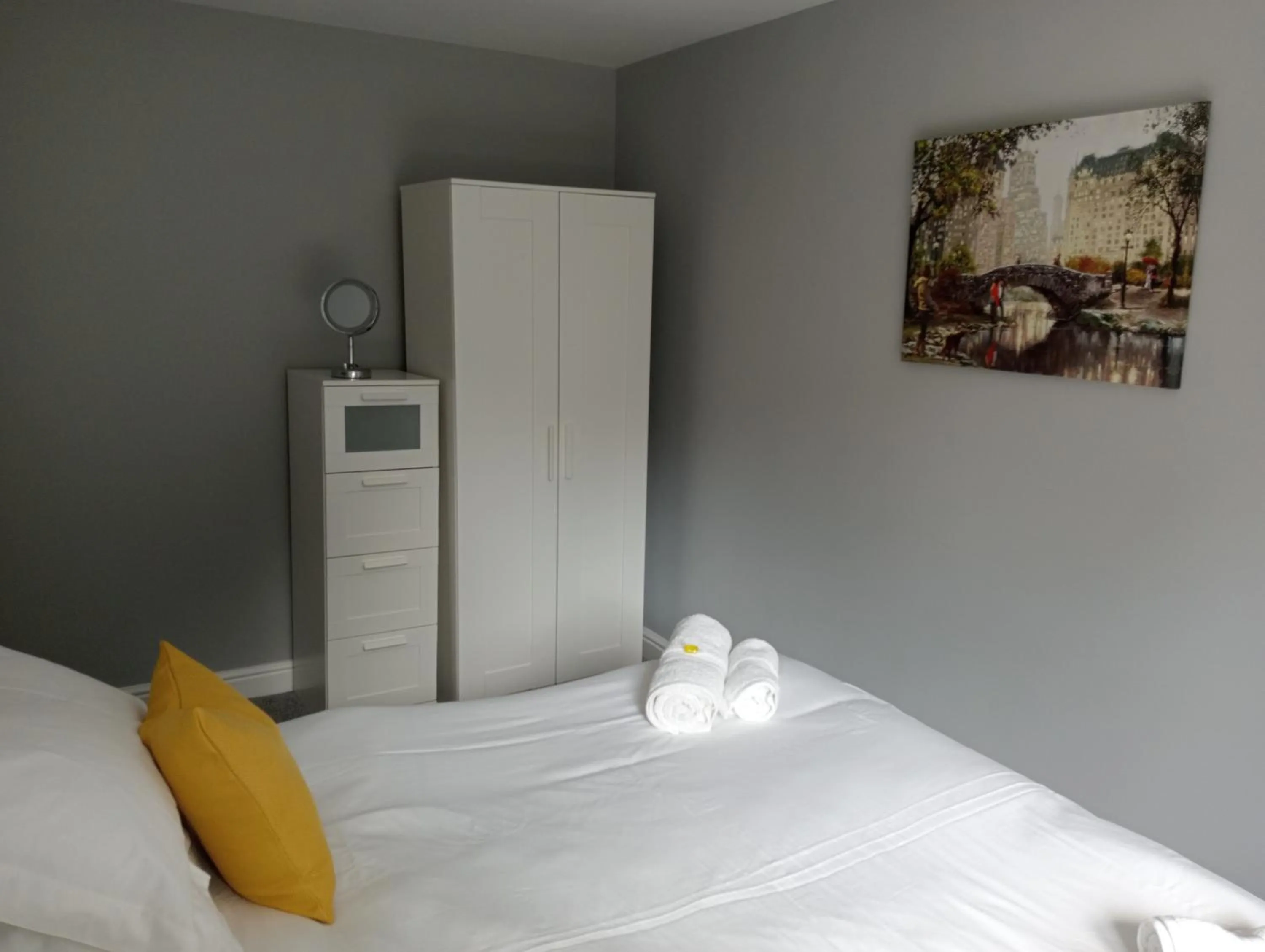 Bed in Green Street Retreat